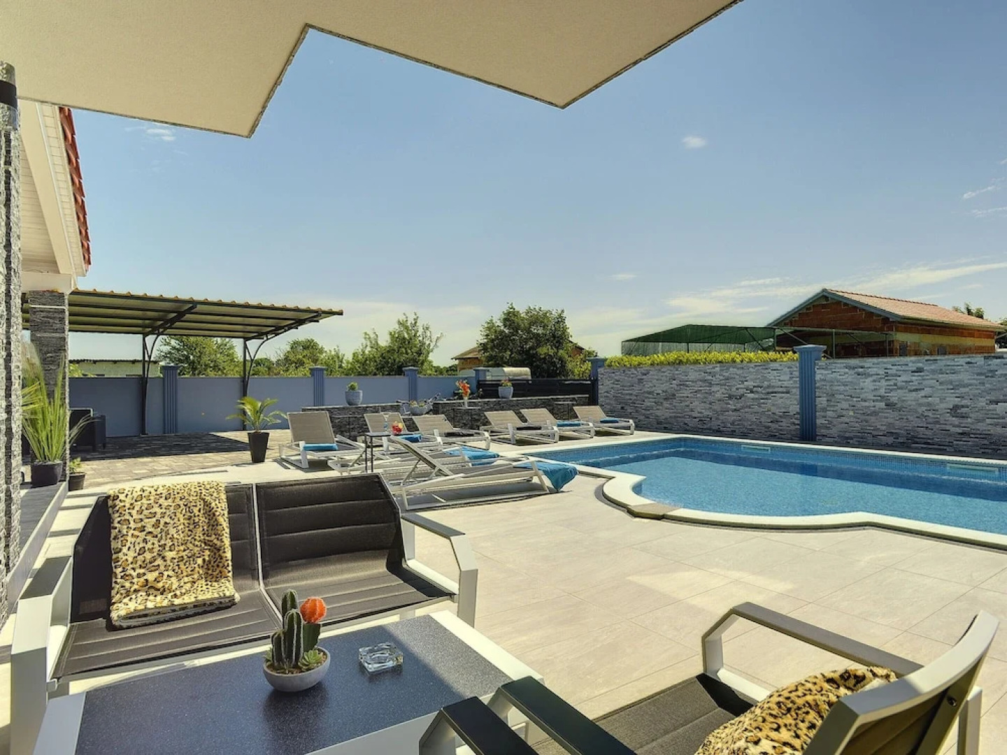 Modern Villa With Private Pool Consisting of 2 Apartments Near the Beach