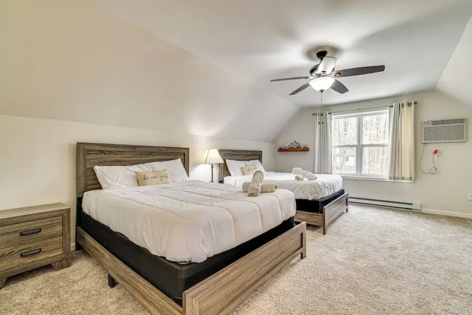 Hot Tub + Decks: Tree-lined Retreat in Pocono Lake