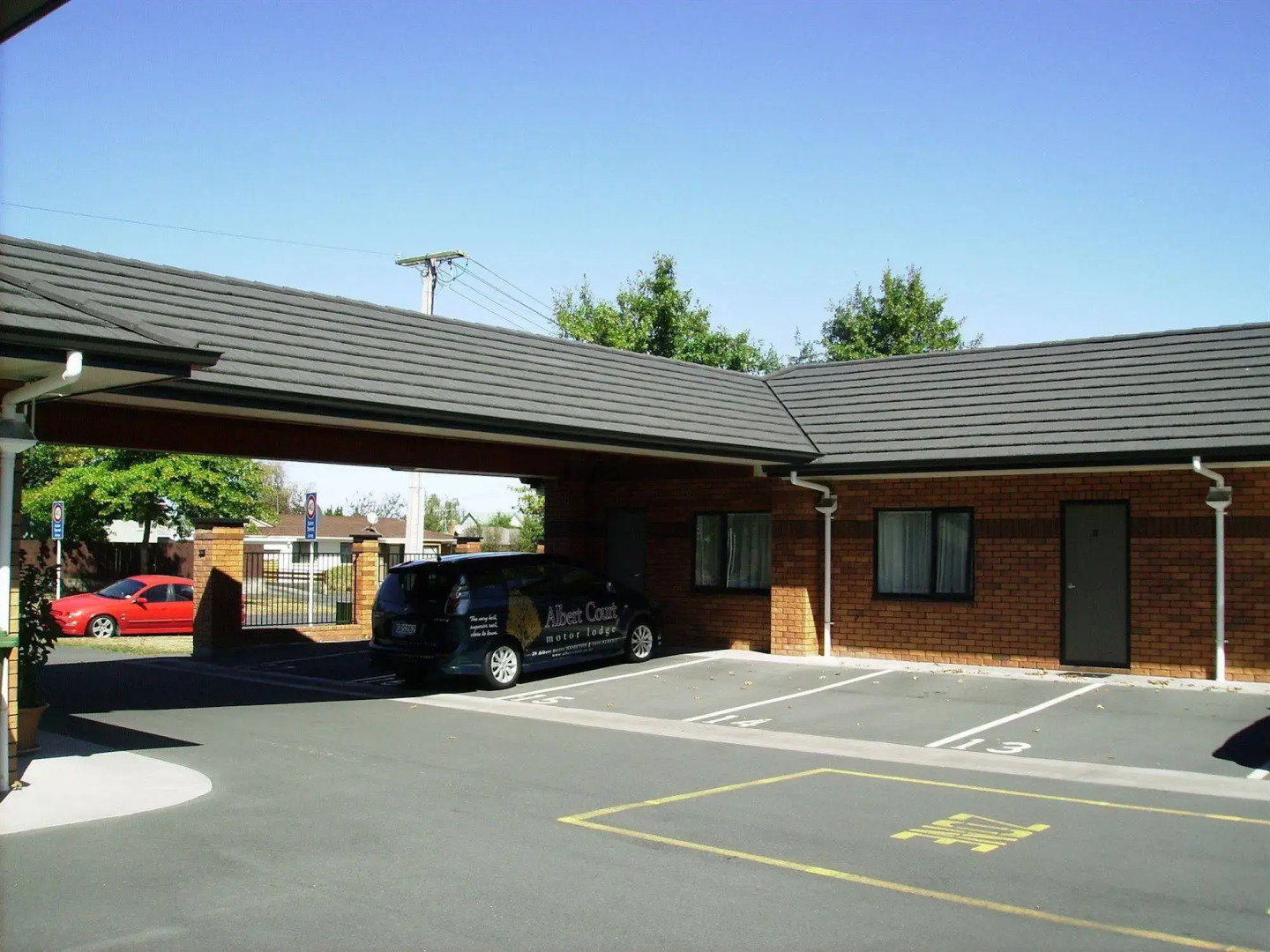 Albert Court Motor Lodge