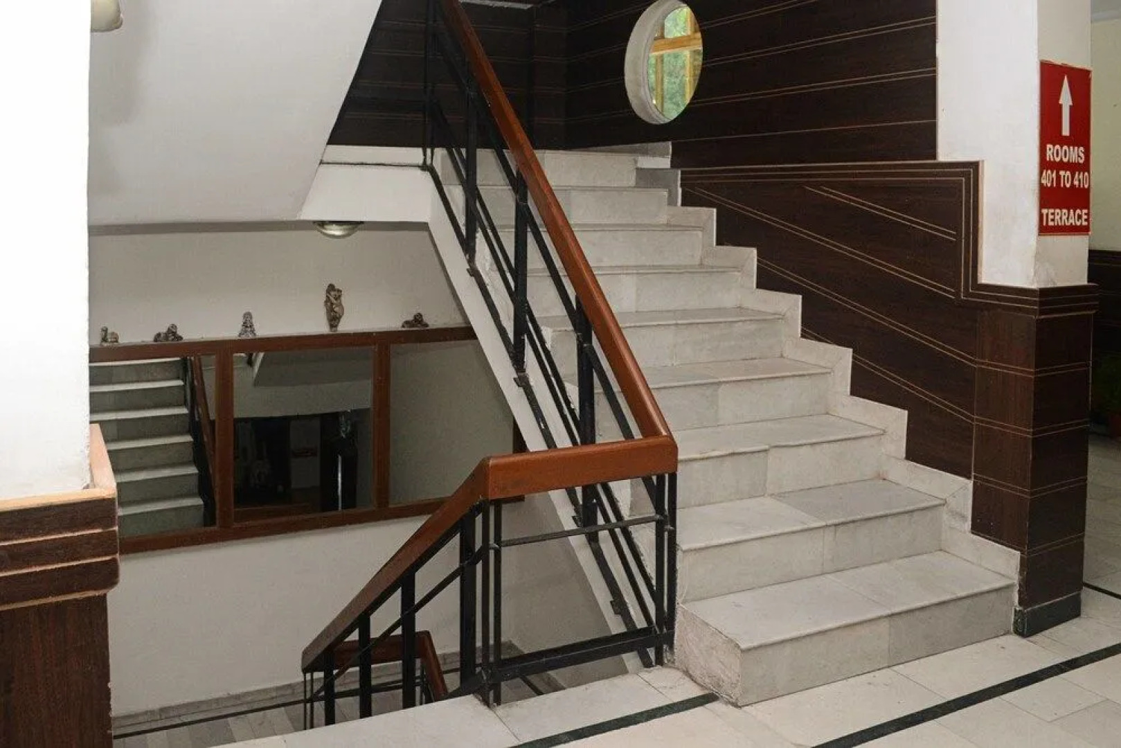 OYO 22122 Hotel Falcon Crest