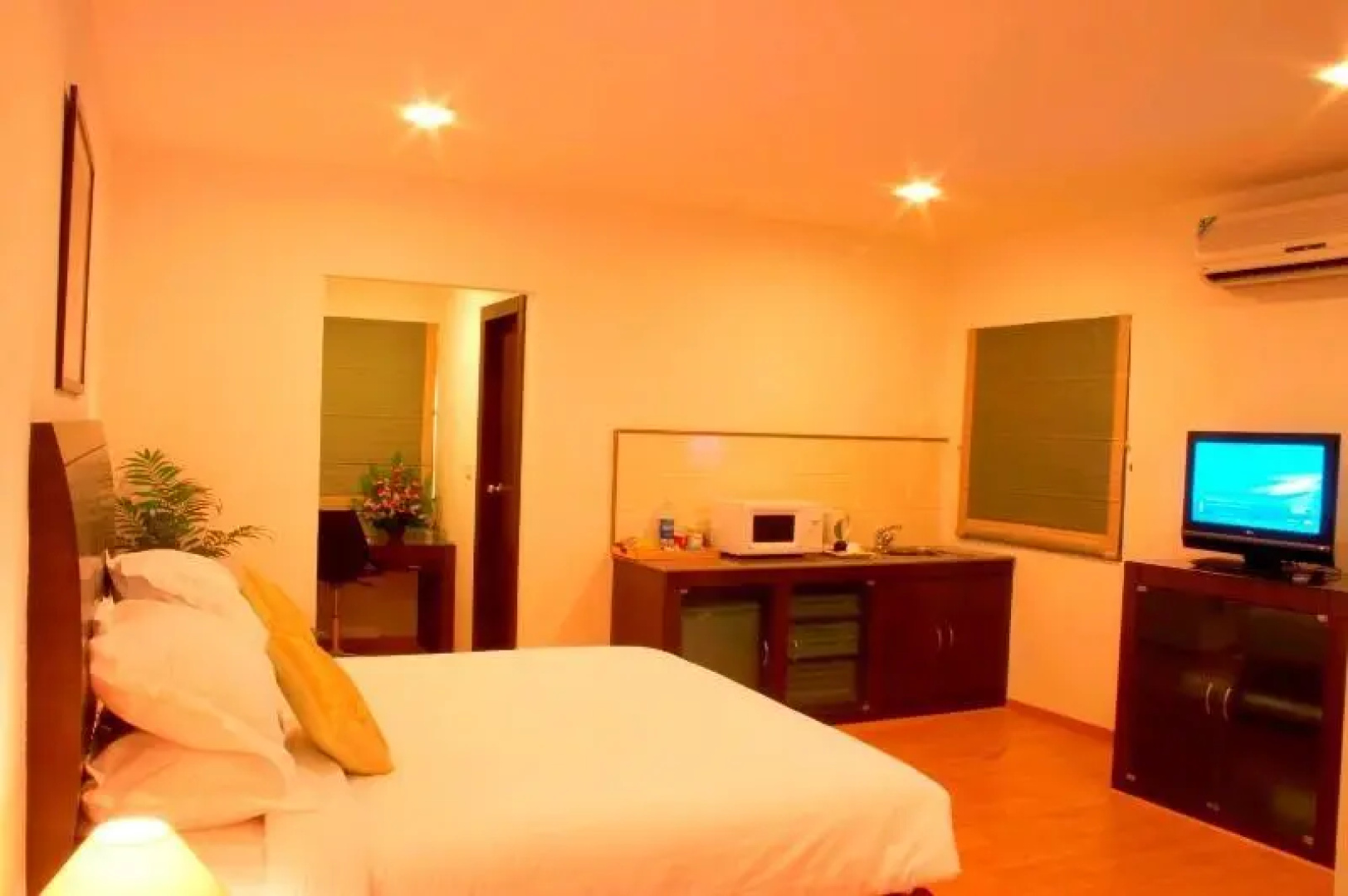 Shilton Residence Hotel