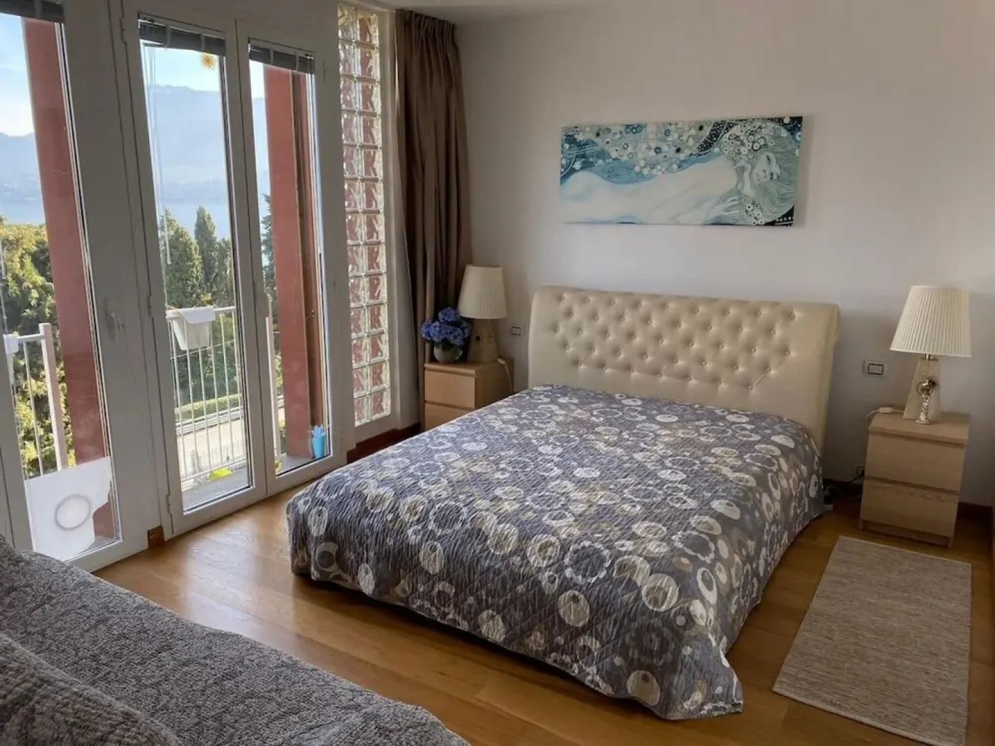 Elizaveta Apartment With Lake View and Terrace