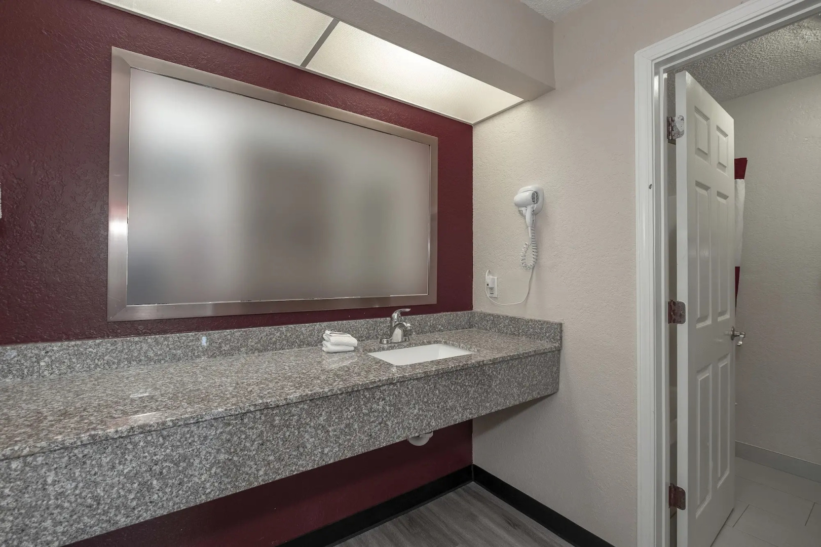 Red Roof Inn & Suites Pensacola - NAS Corry