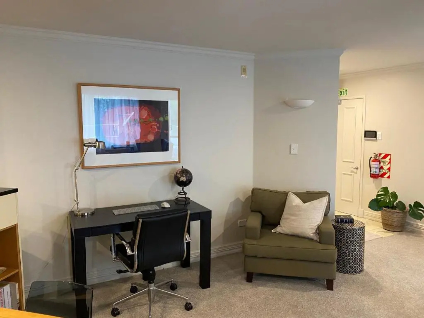 West End Precinct 2 Bedroom Apartment close to walkway and ocean