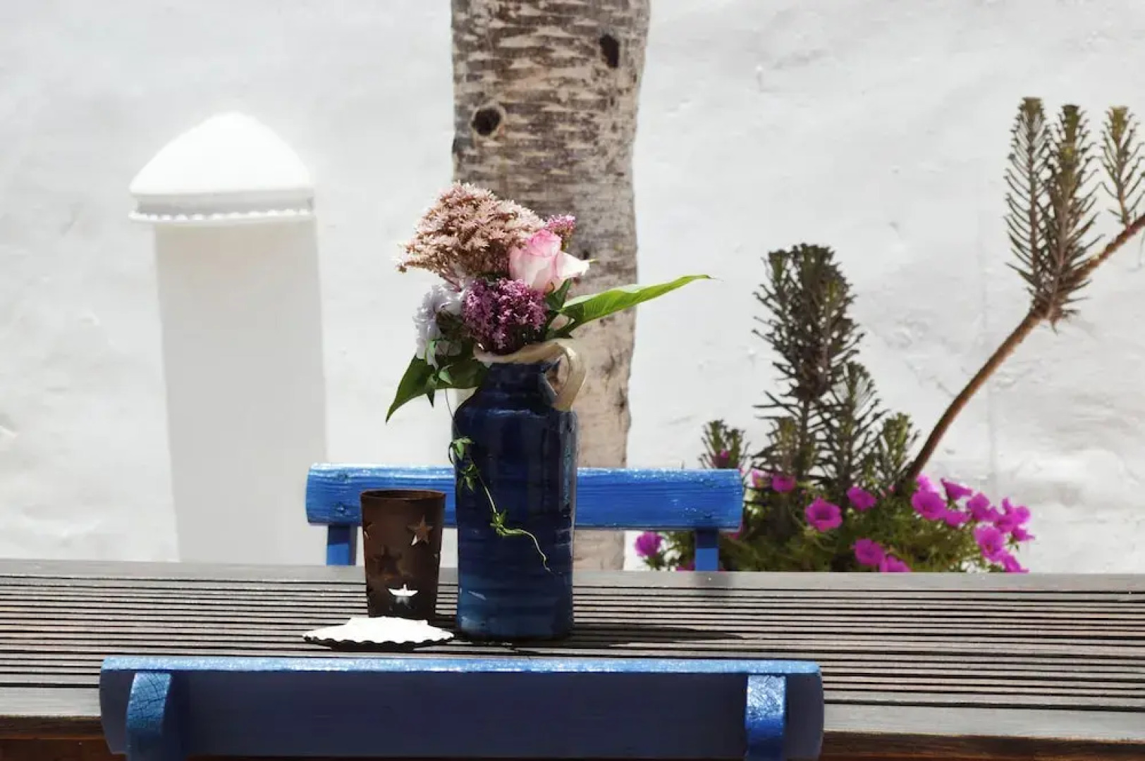 Stylish Getaway With Secluded Patio in Lava Finca