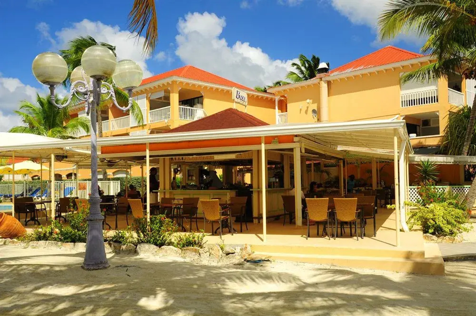 Le Flamboyant Village
