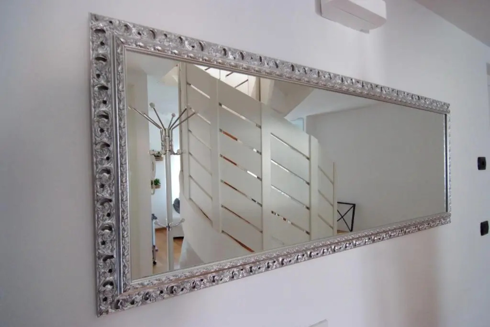 White Residence Apartment