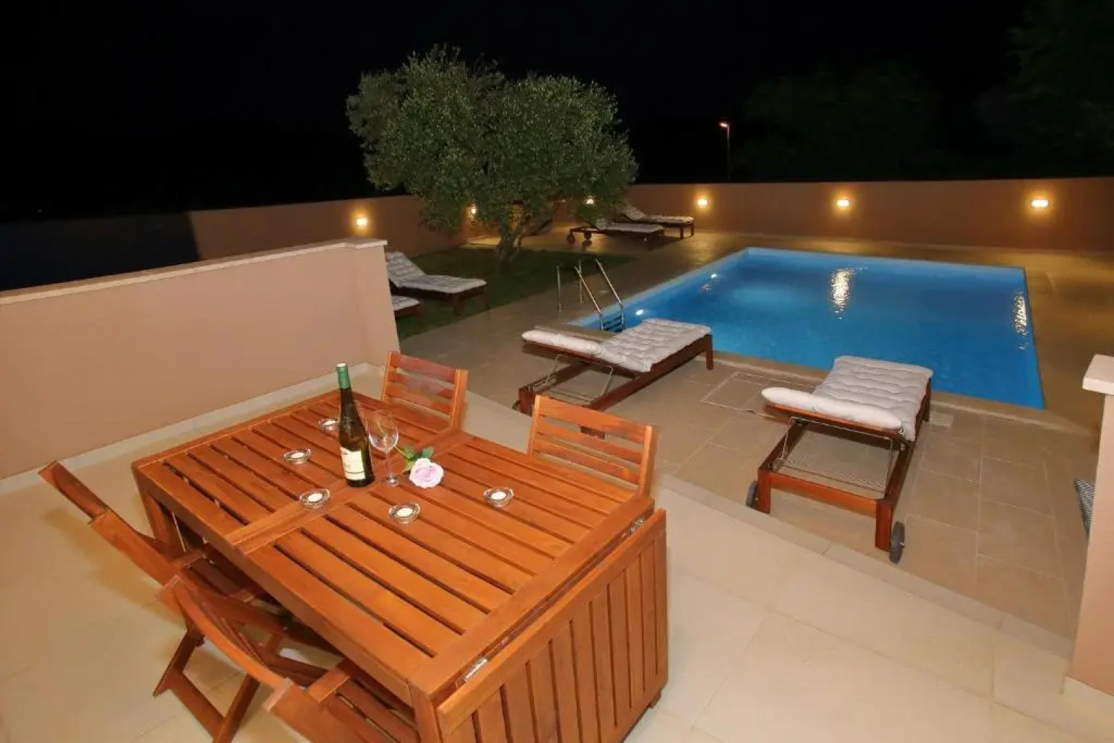 Beautiful Villa L&T 1 Nin