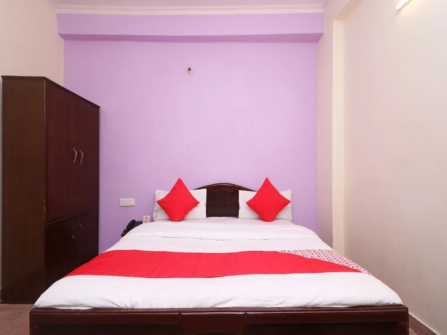 Oyo 29196 Lords Plaza