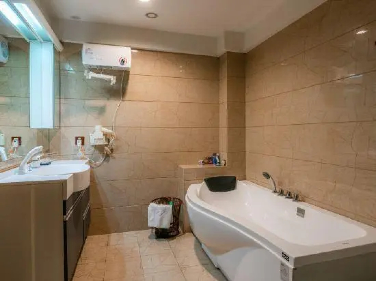 Jiang Hua International Hotel