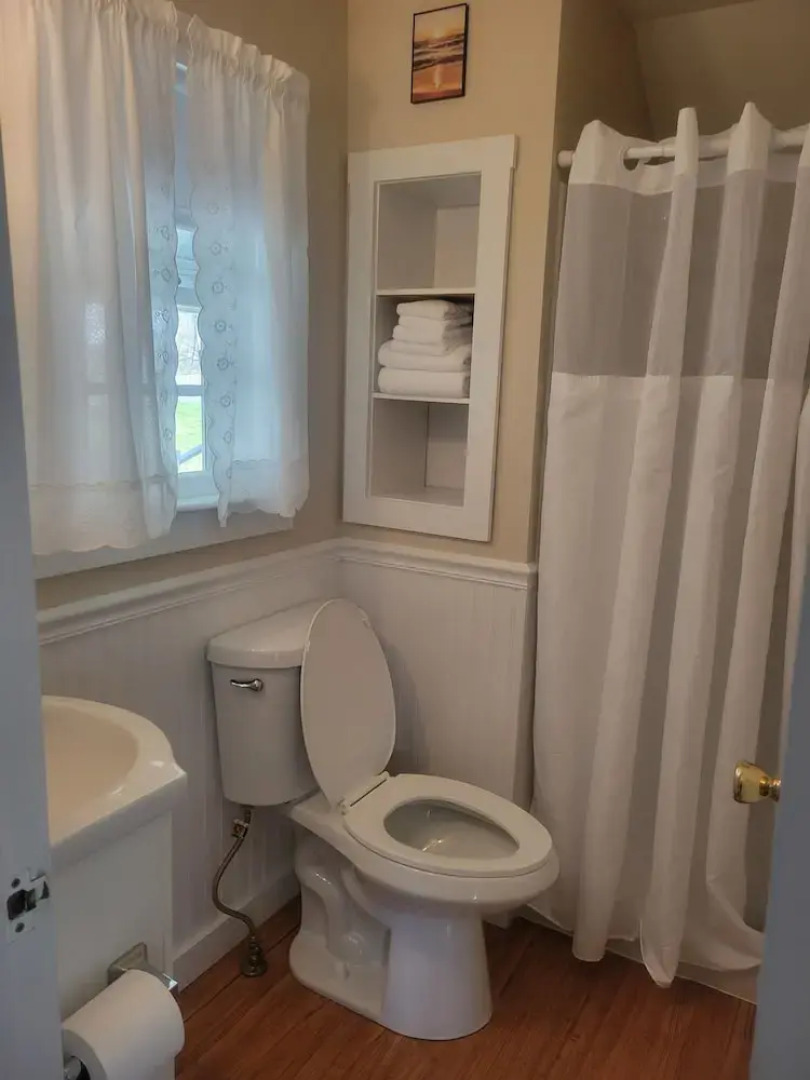 2 River Road Inn and Cottages