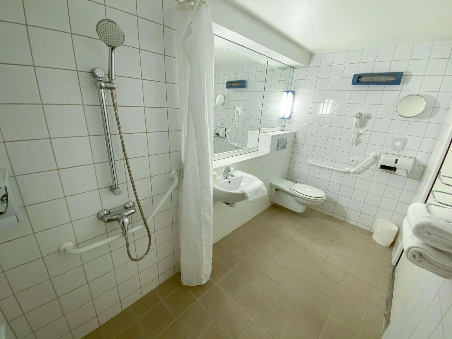 Hotel Kyriad Direct Roanne