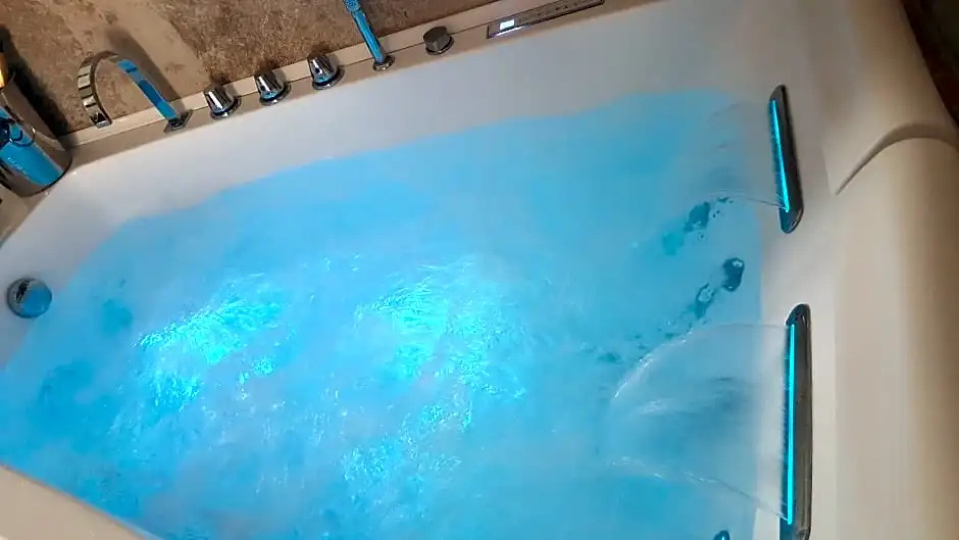 Le Mas Romantique avec Jacuzzi et Sauna privé