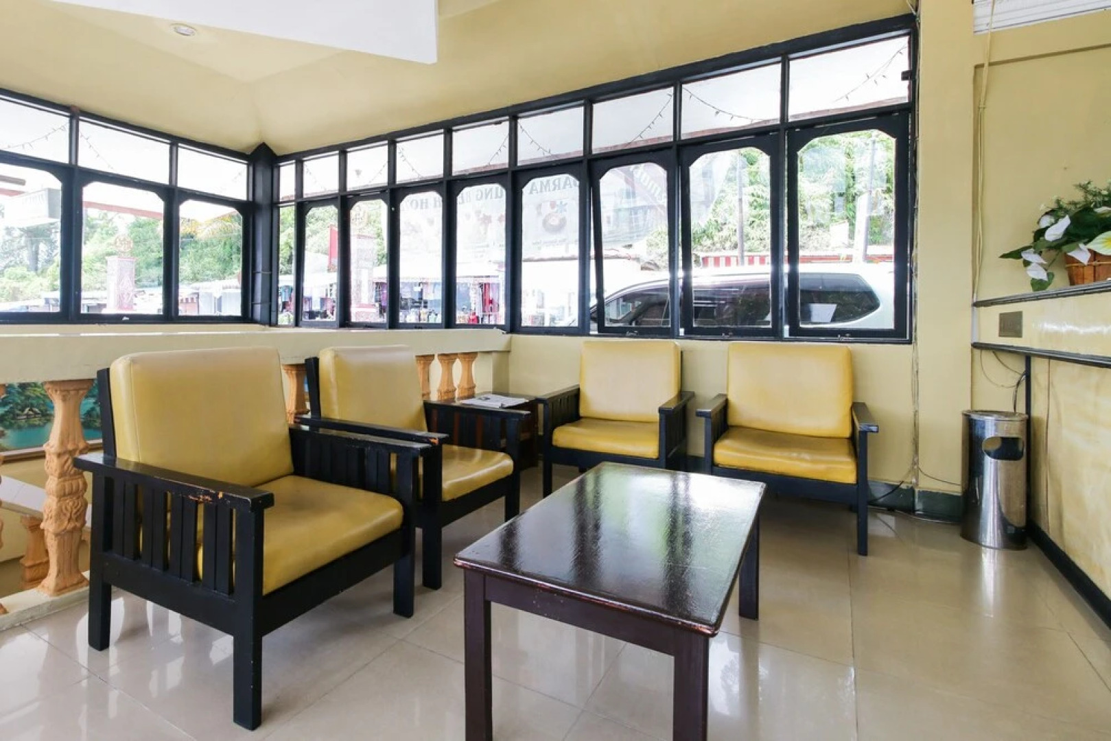 Airy Sipora Pora 4 Parapat