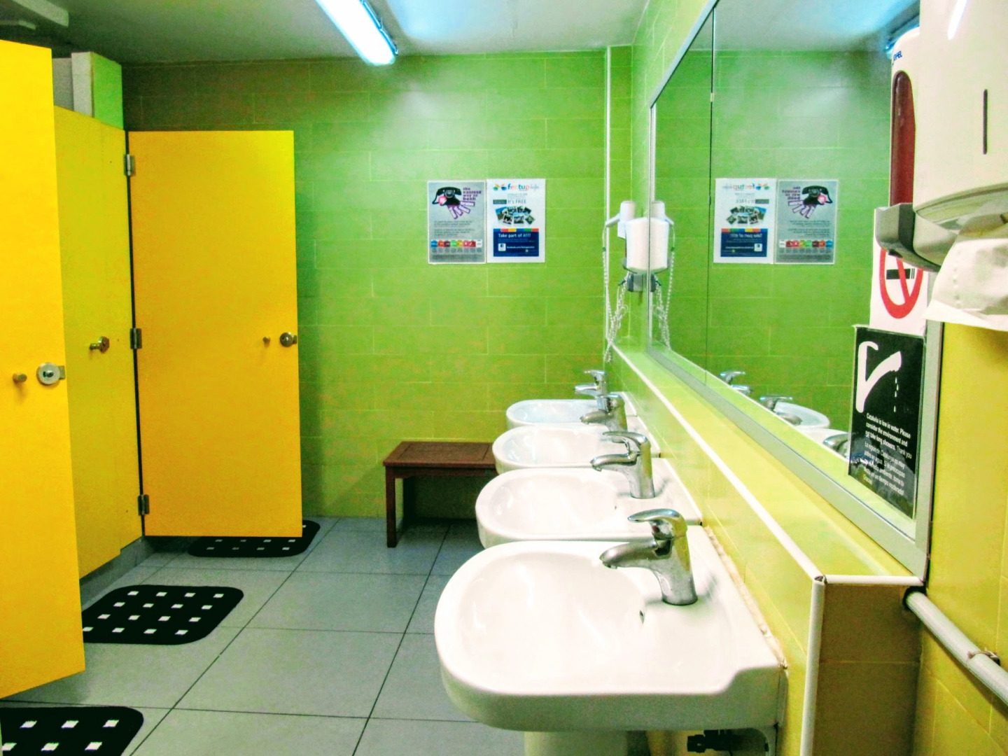 Onefam Les Corts Hostel