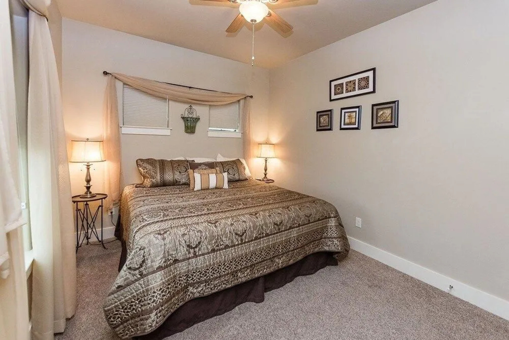 Far View Gasthaus 2 Bedroom Apts by RedAwning