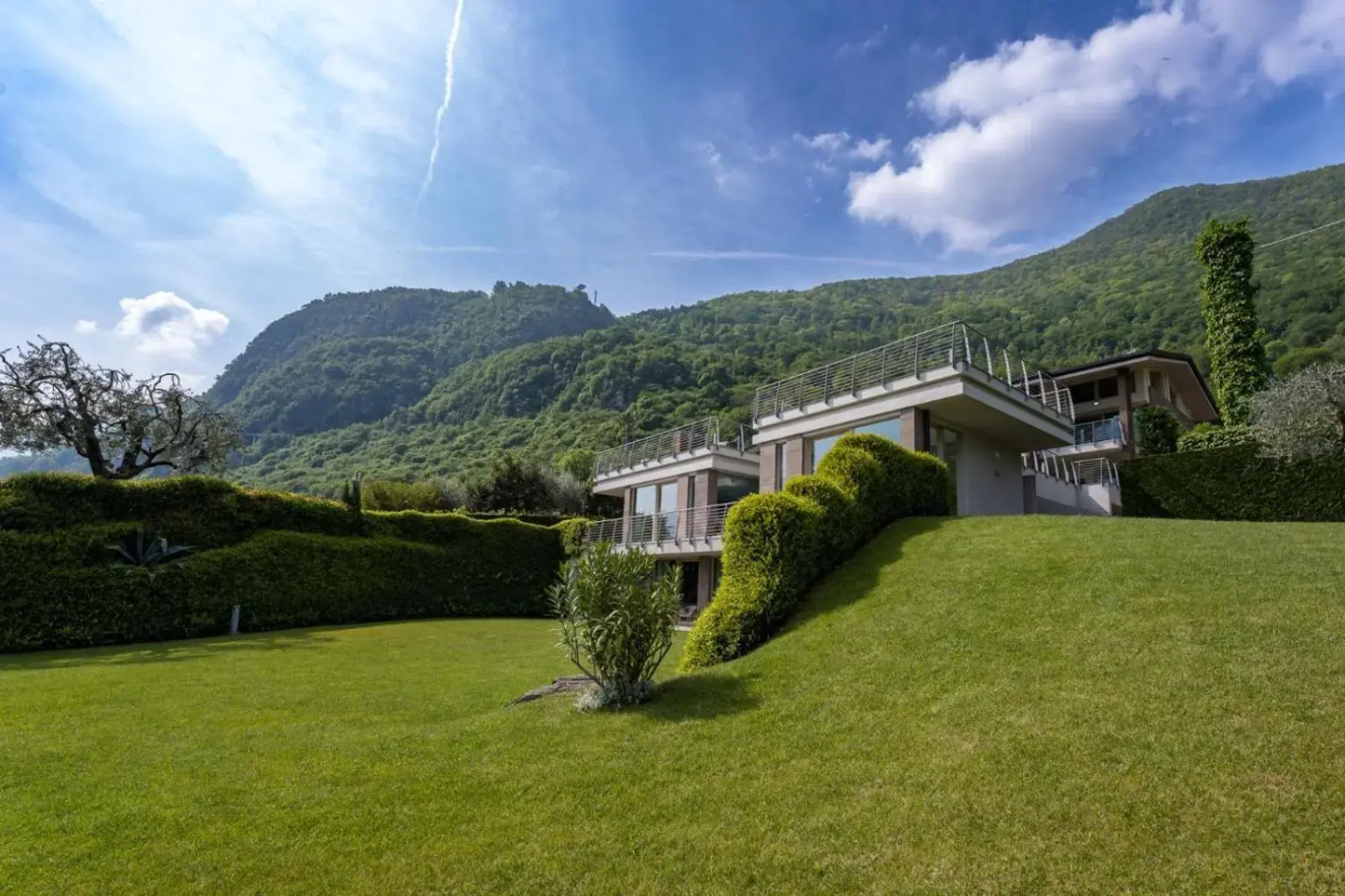 Villa Costanza-Private Seasonal Warm Pool and Sauna- Bellagio Village Residence