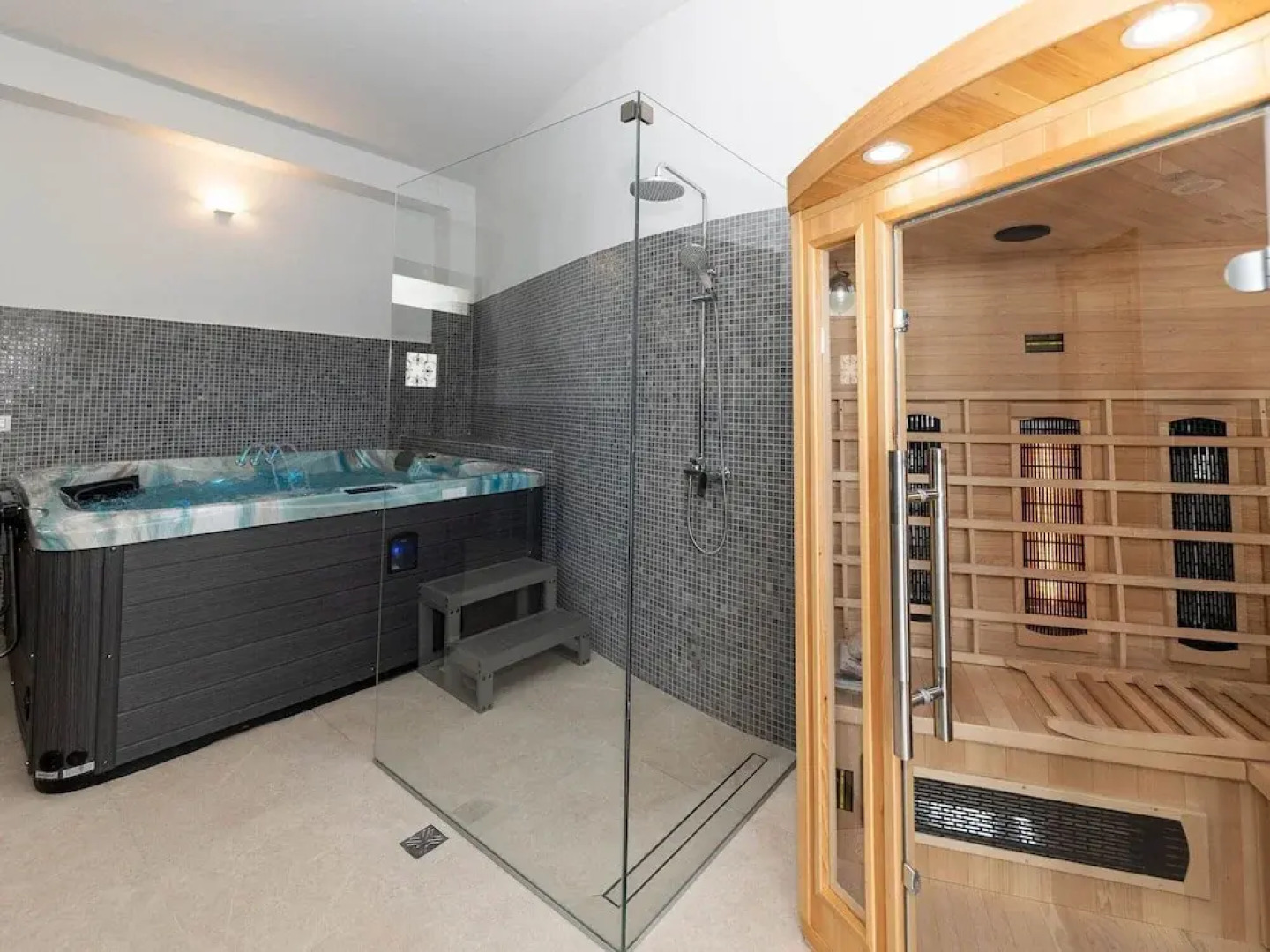 Amazing Villa With Pool, Wellness and Stunning View