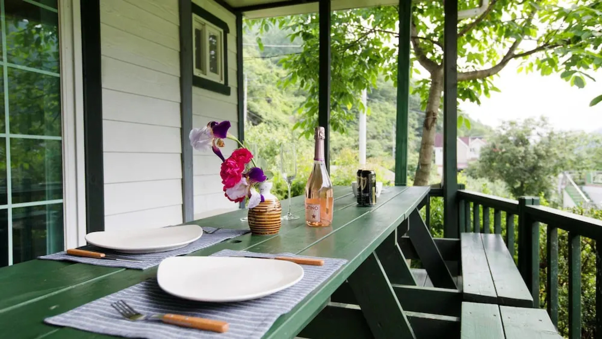 Baenae-gol Picture and Garden Pension