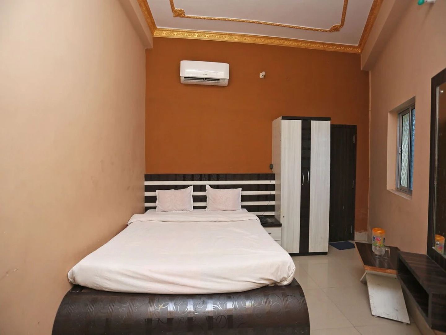 Spot On 45392 Maa Tara Hotel