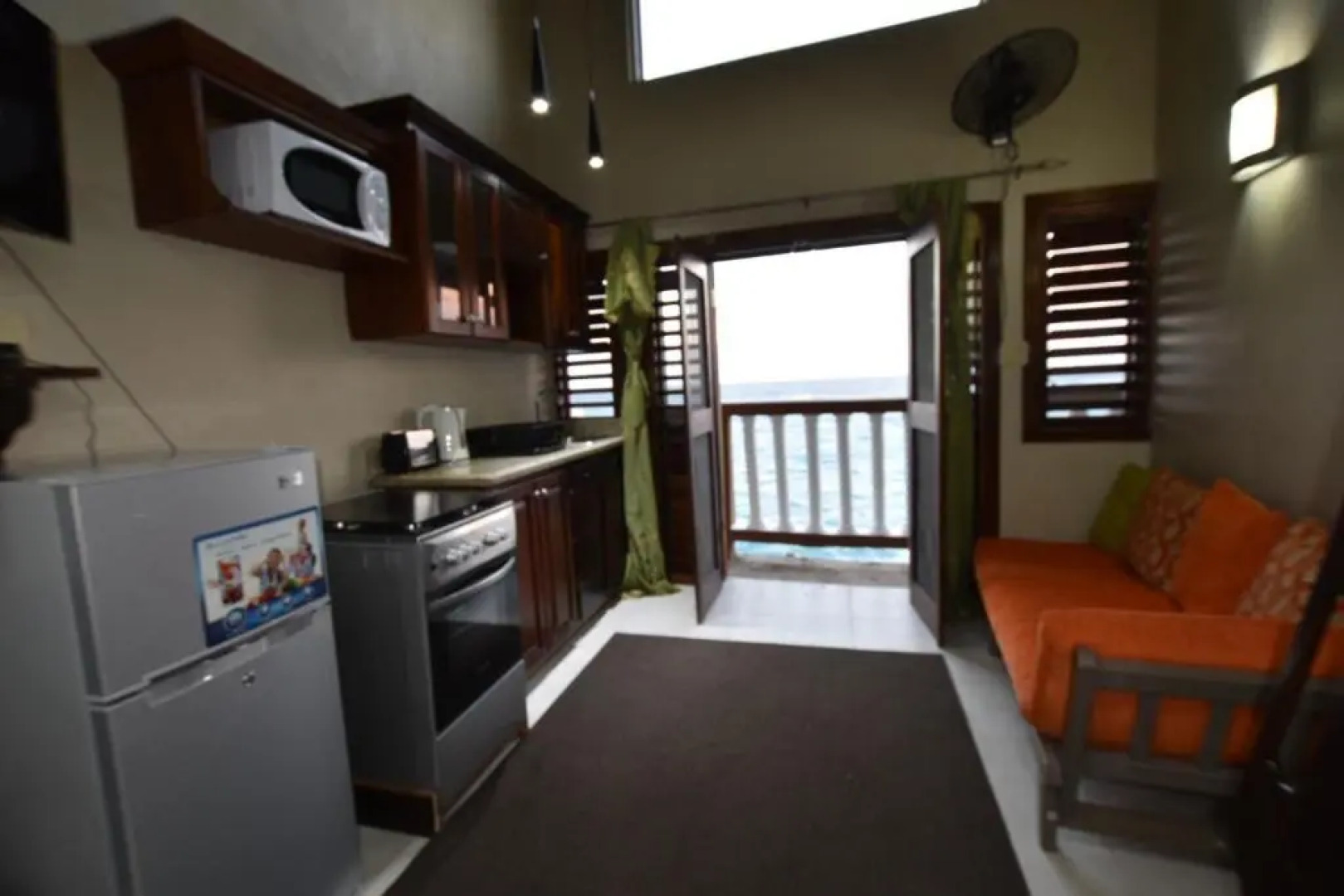 Shipwatcher Studio W/Mezzanine