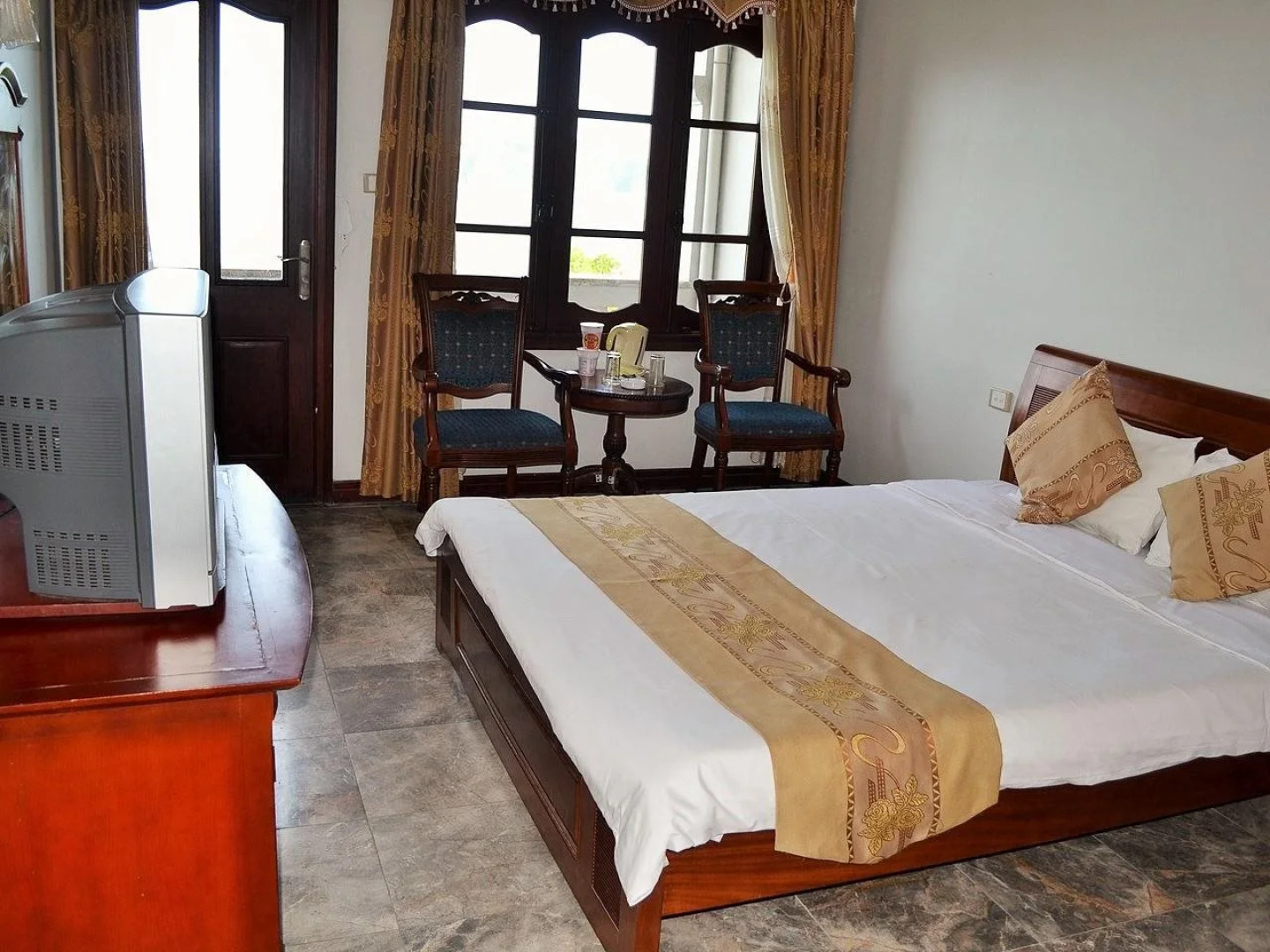 Hoa Binh Ha Long Hotel