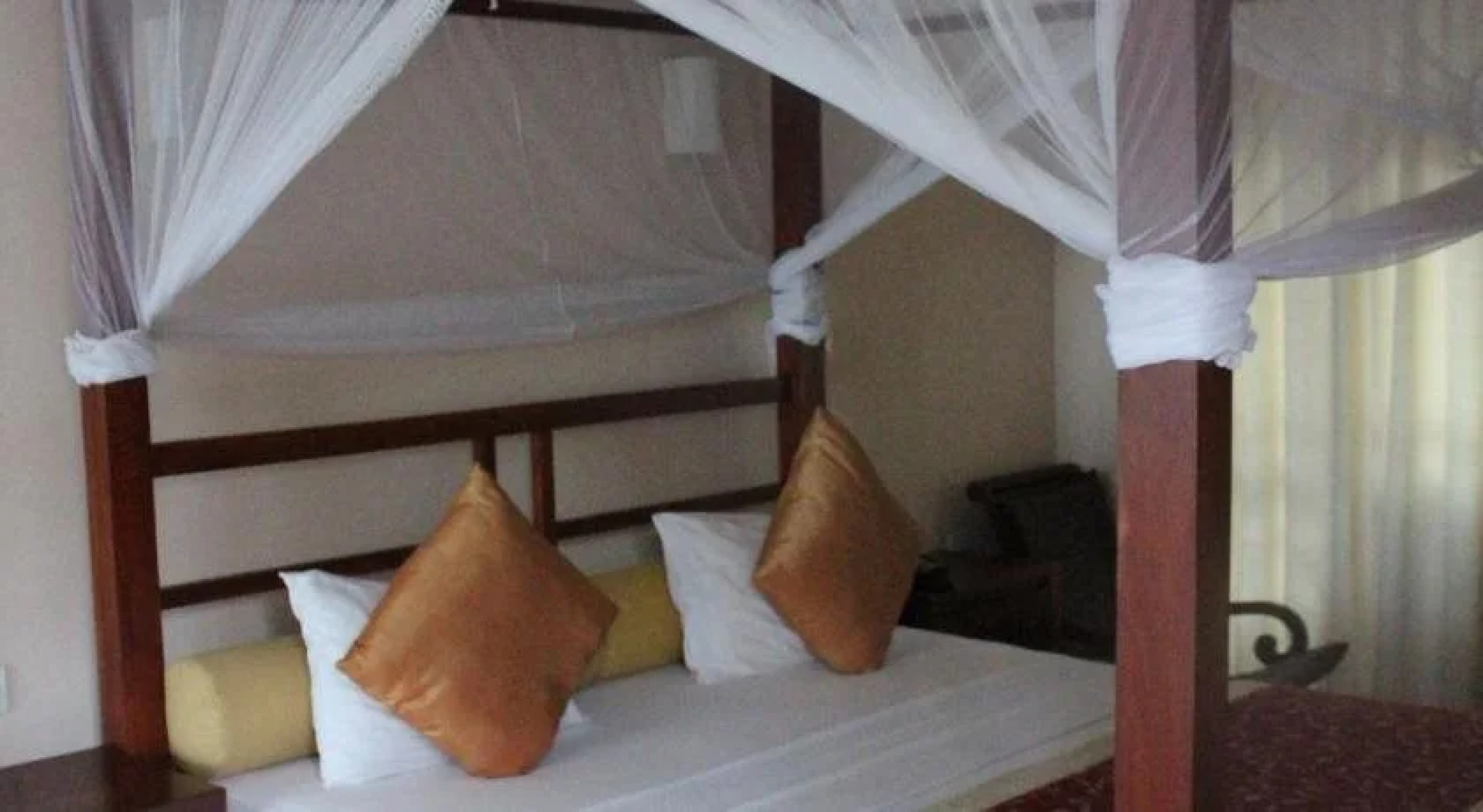 Warahena Beach Hotel