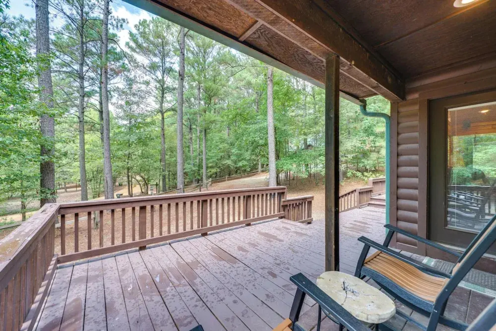 Cabin w/ Hot Tub & Wraparound Deck in Broken Bow!