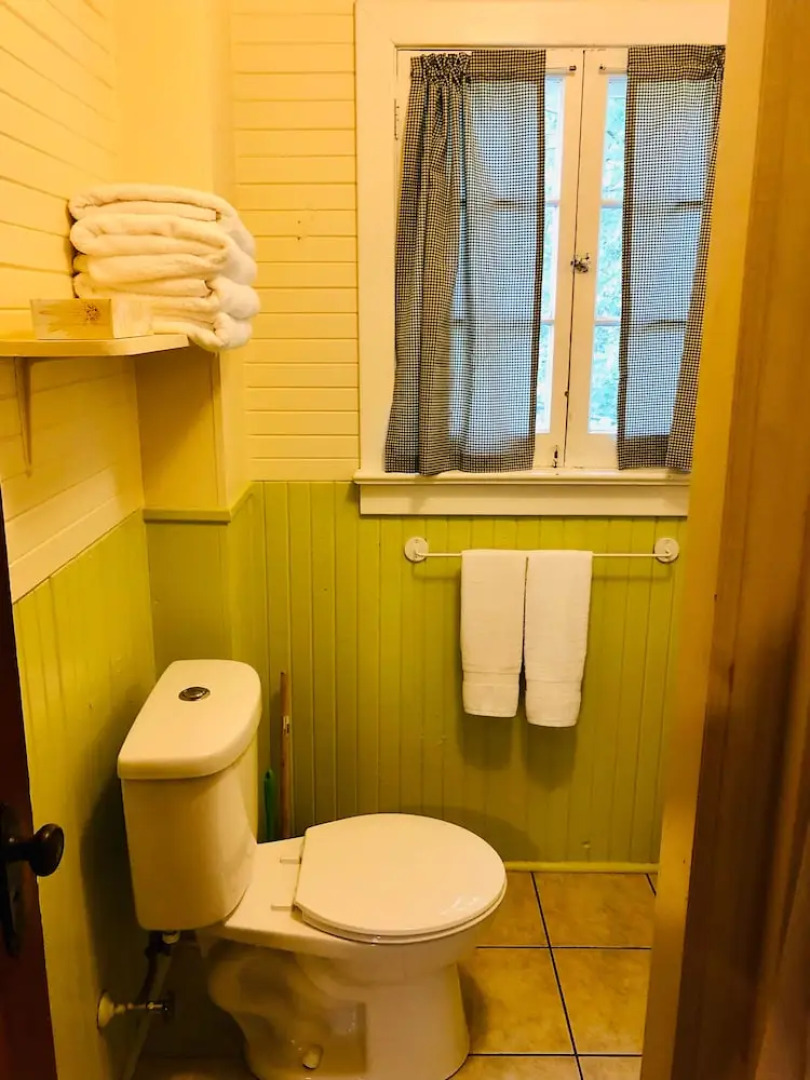 Green Gables Bungalow Court