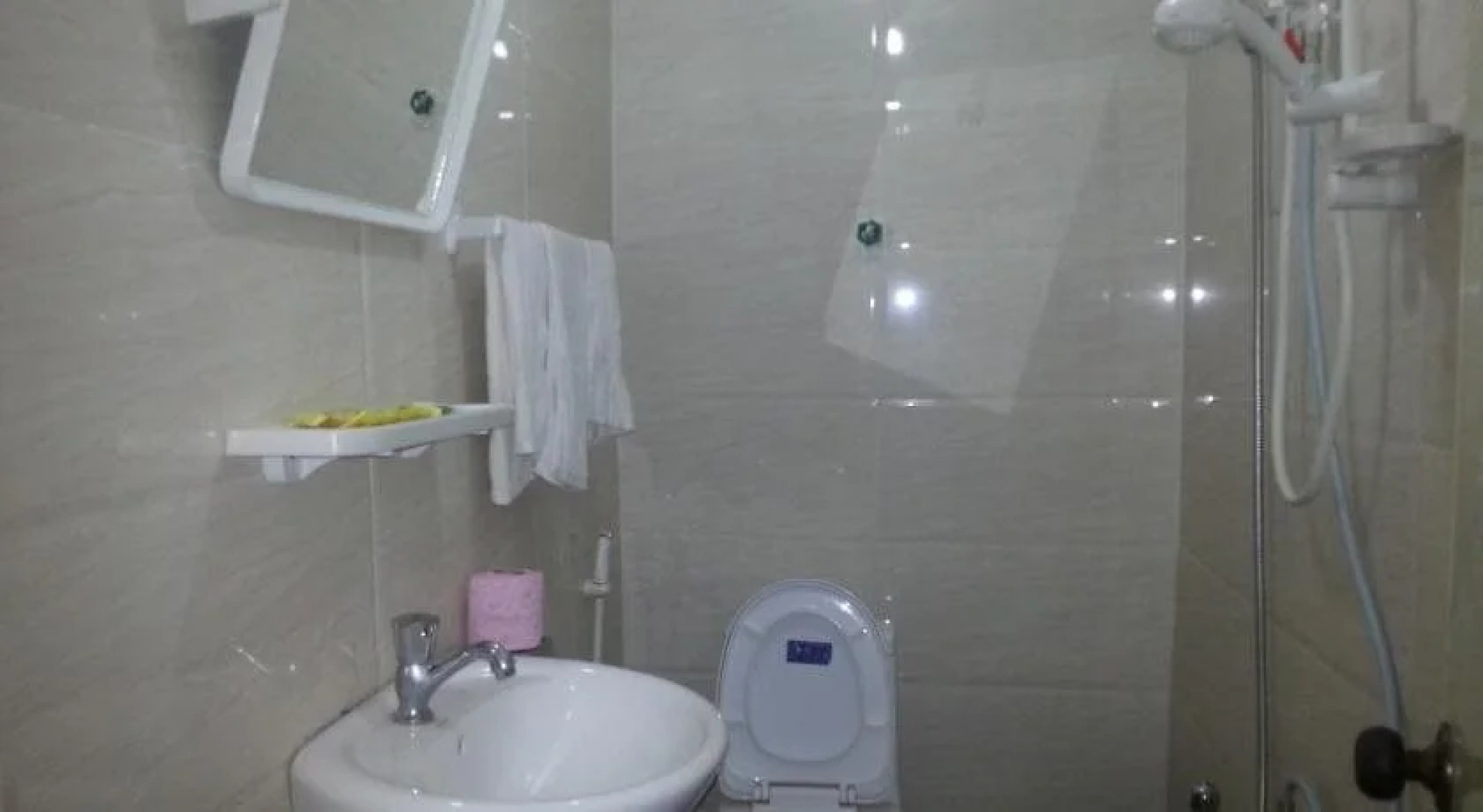 Moon River Guesthouse & Restaurant