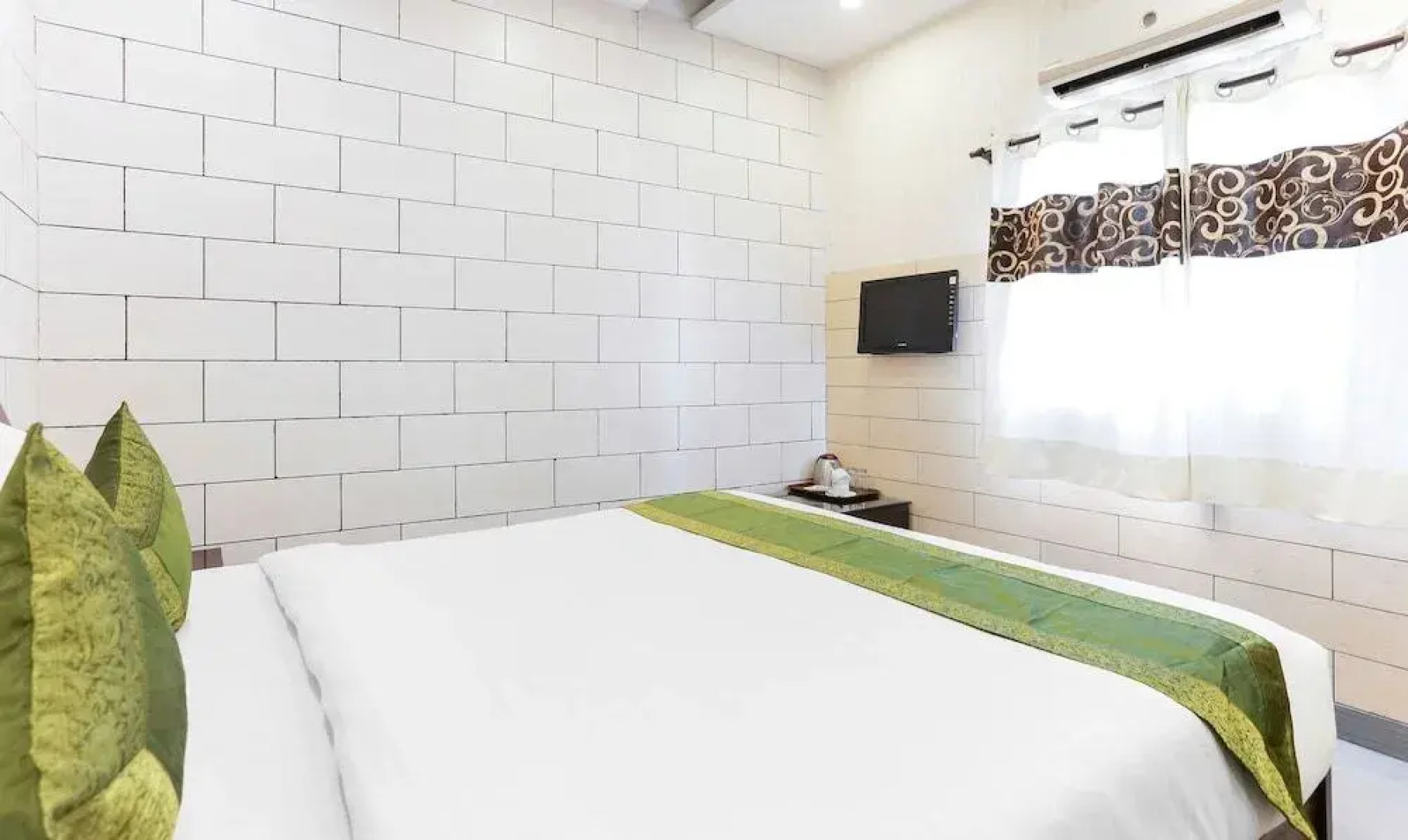 Hotel Highland Inn by Treebo