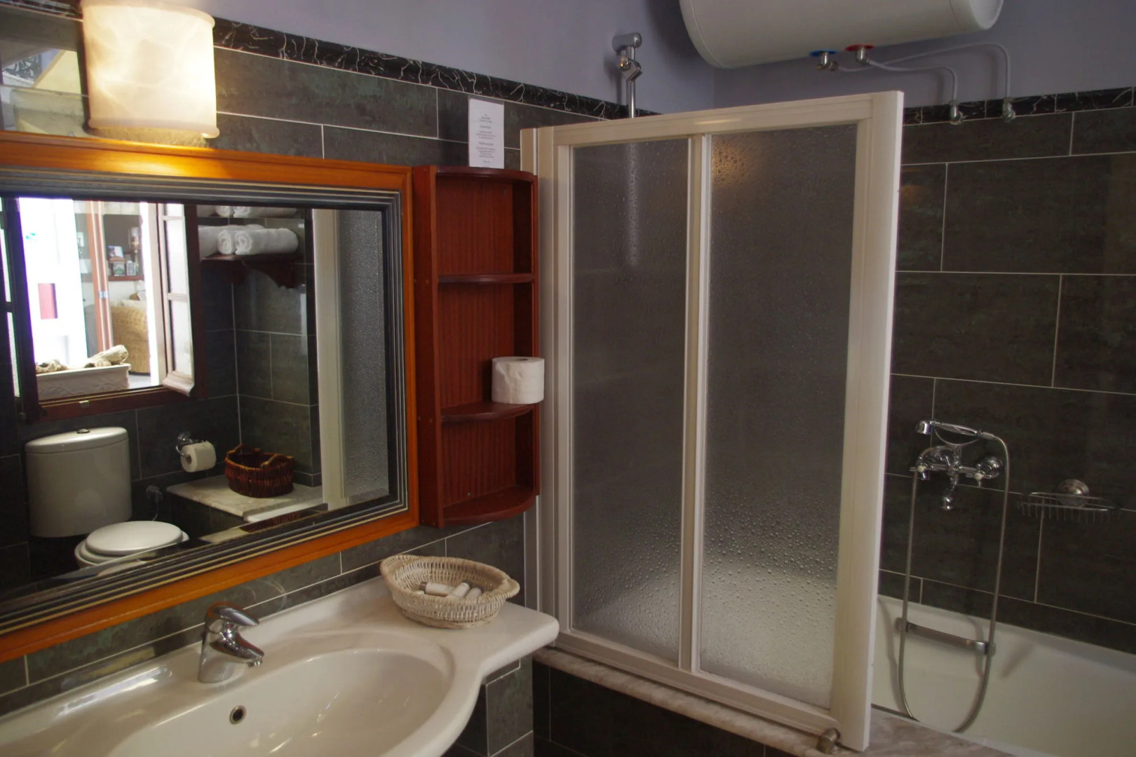 Faros Suites - Adults Only