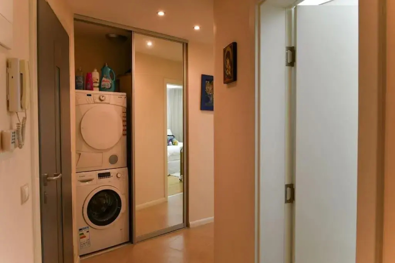 Аристократичен апартамент в сърцето на Ямбол