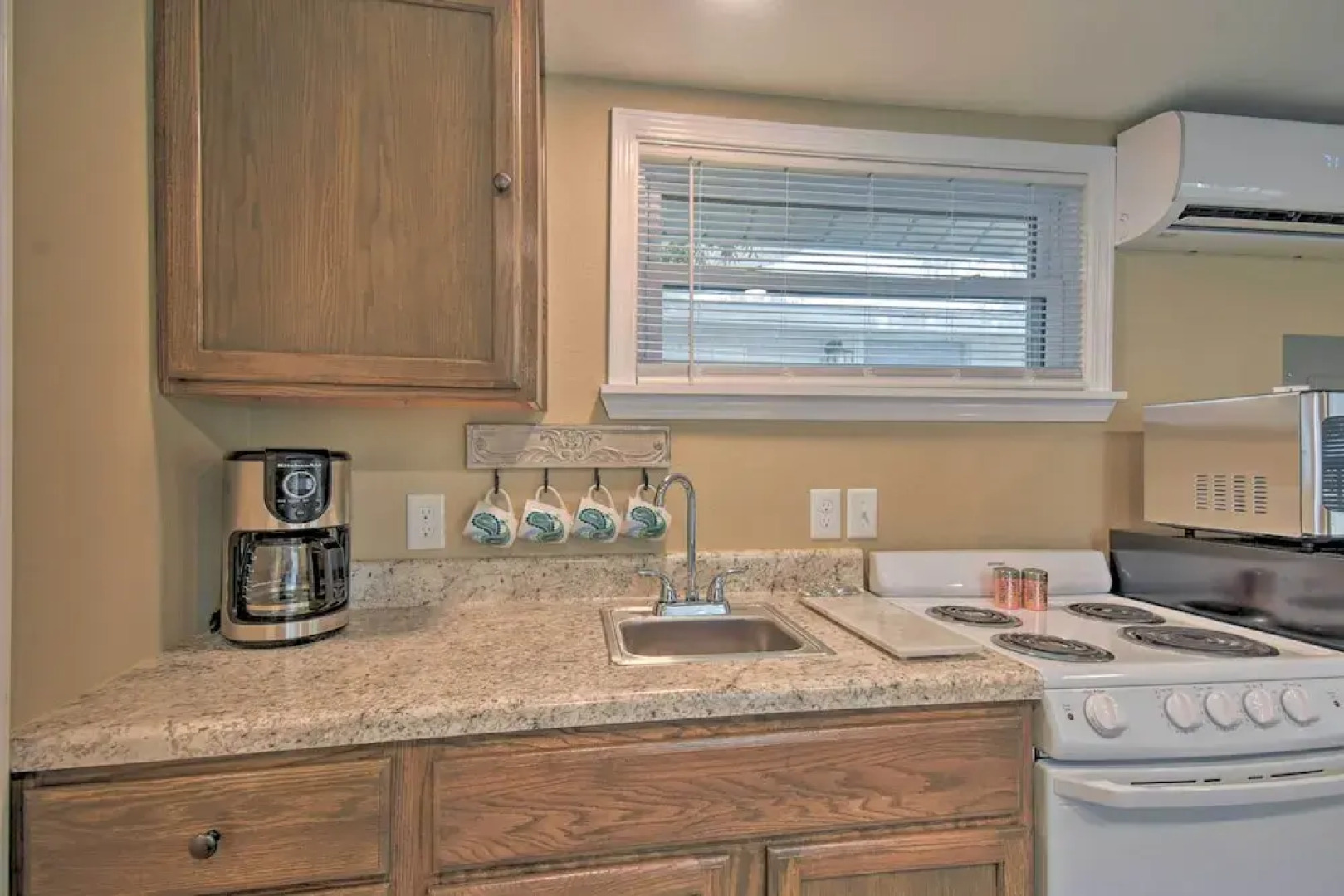 Studio 1 Mi to Dtwn Hot Springs & Nat'l Park!