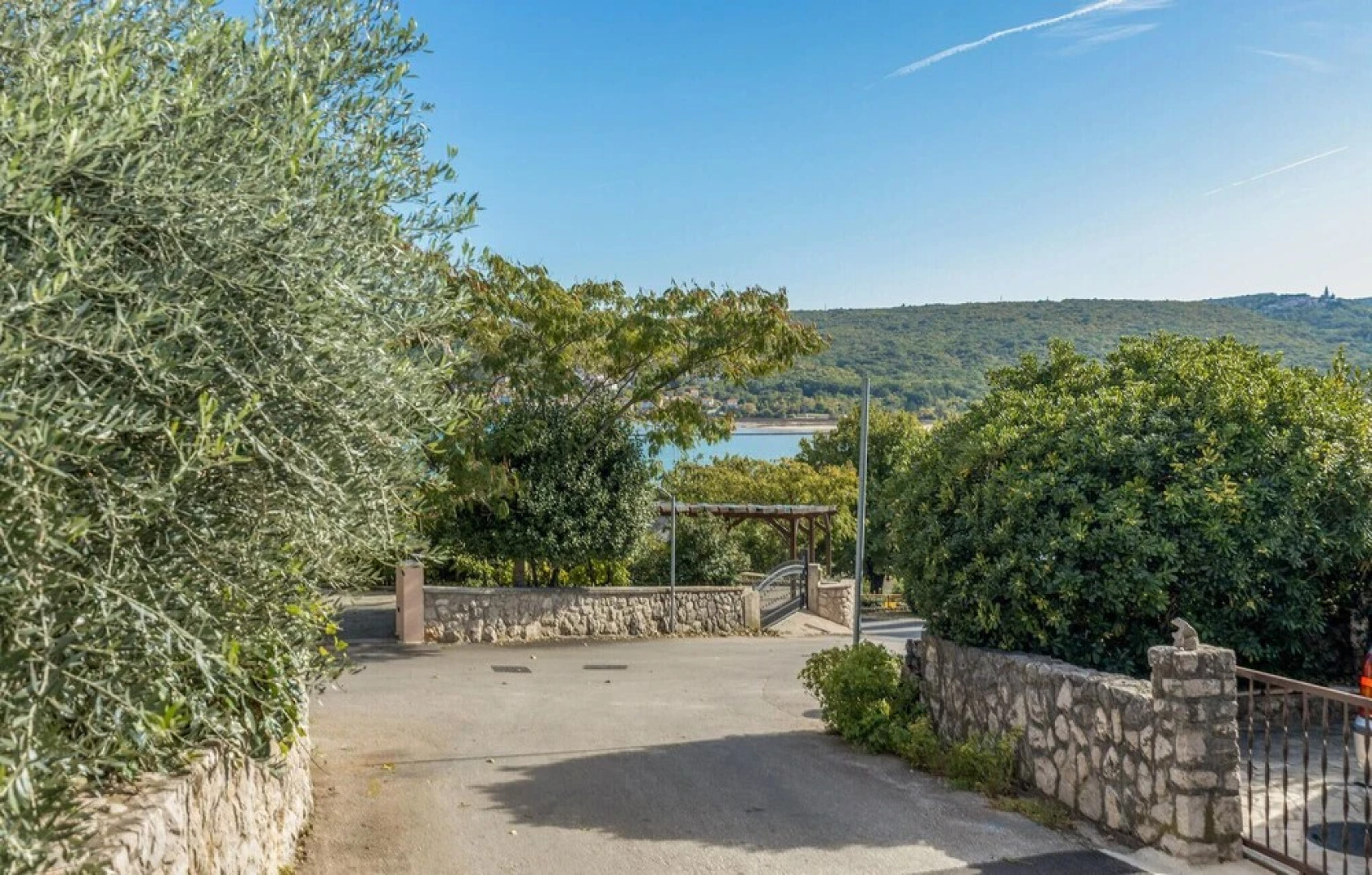 Beautiful Home in Malinska With Wifi and 3 Bedrooms