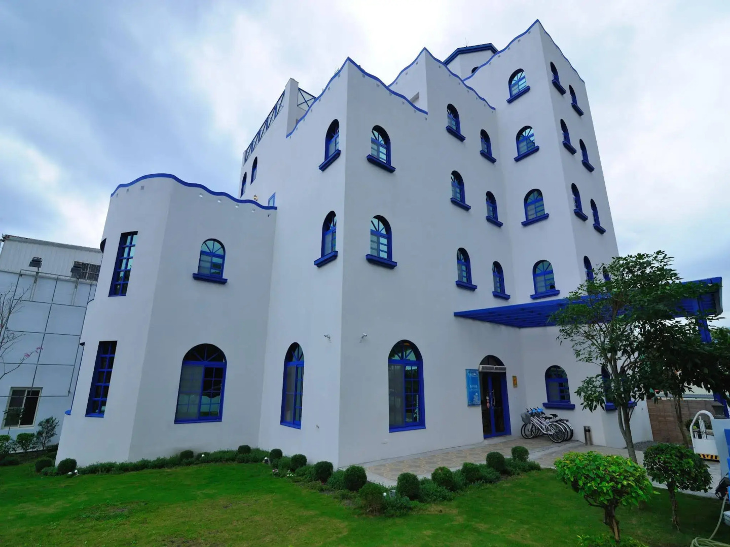 The Forget Worry Villa