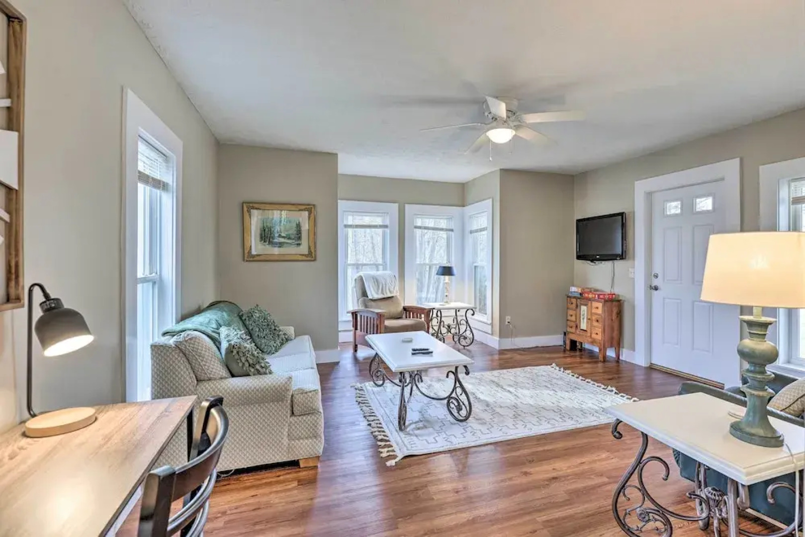 Lovely Finger Lakes Vacation Home Near Seneca Lake