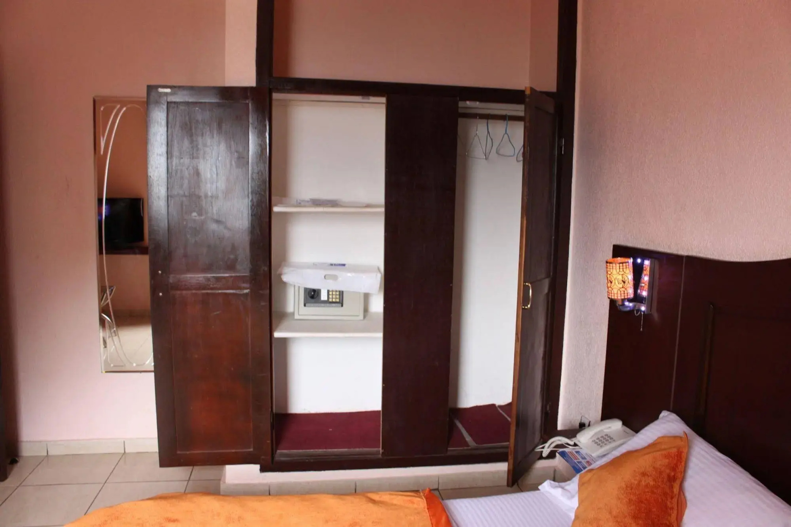Tou'Ngou Hotel