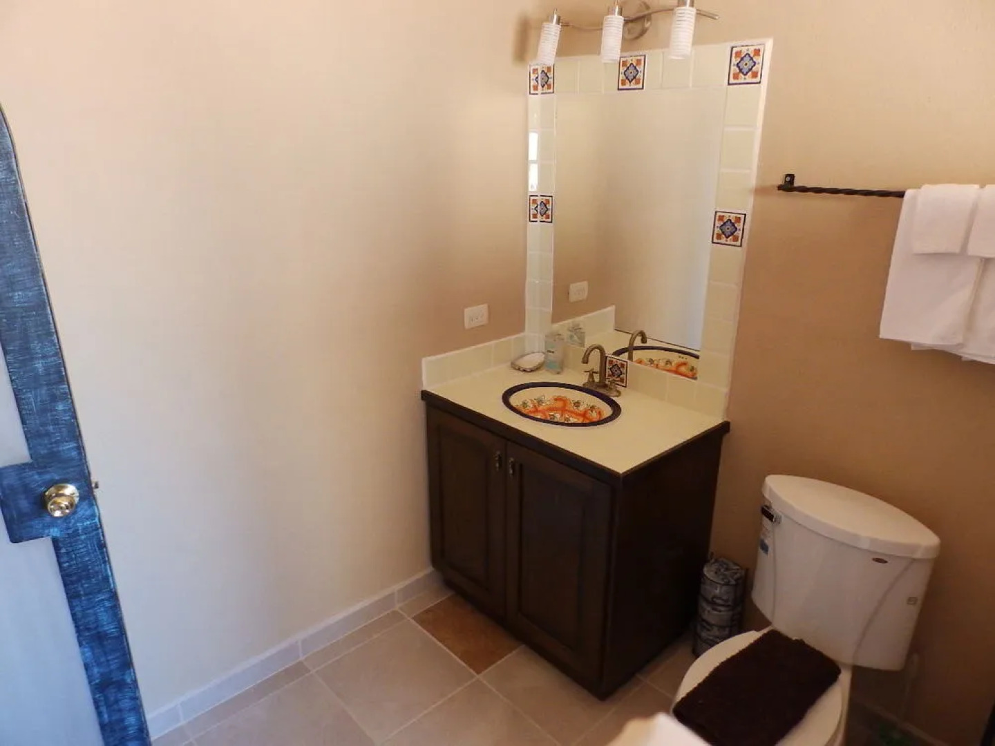 Casa Kootenay Waterfront BnB