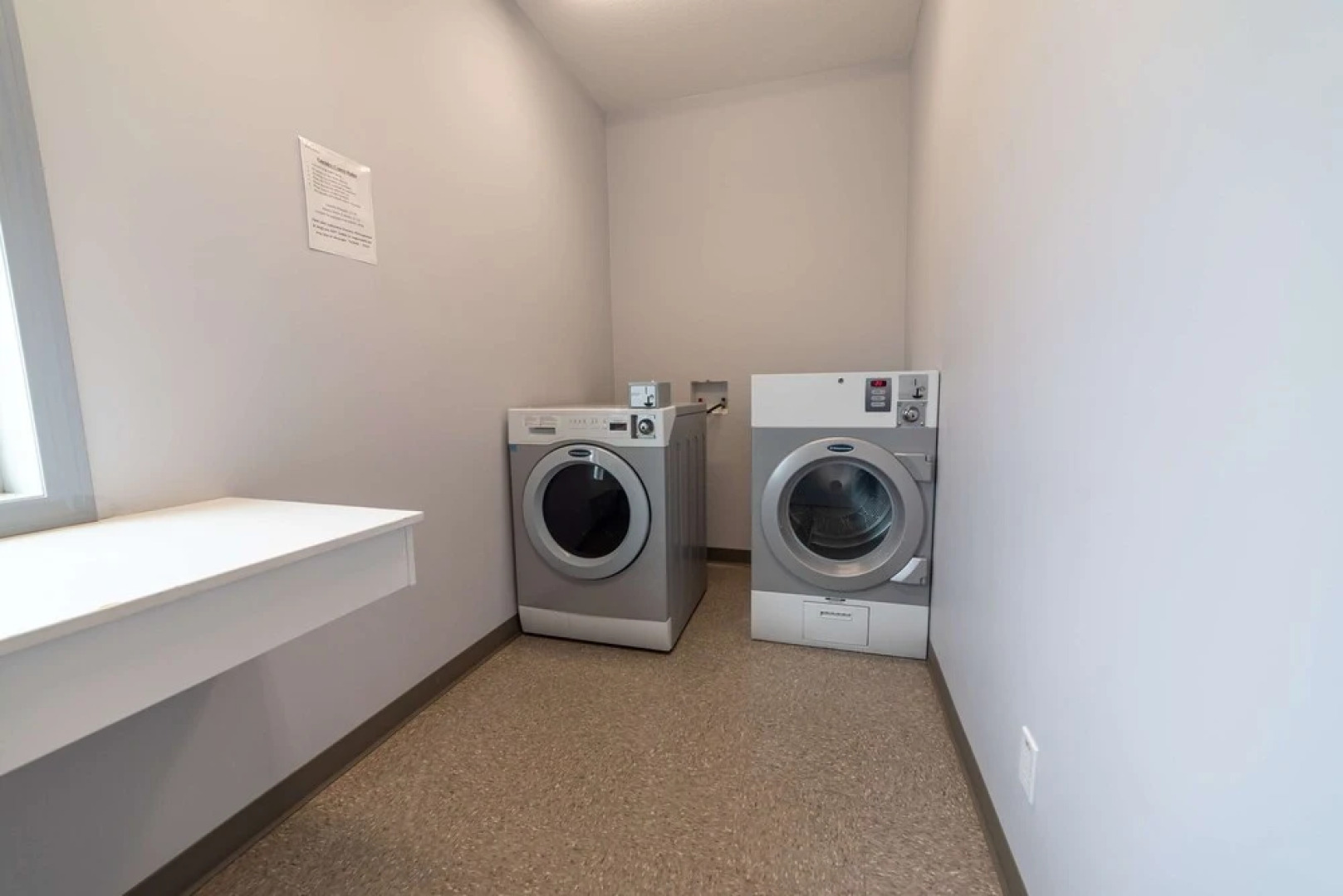 R & R Lakeview in Hardisty