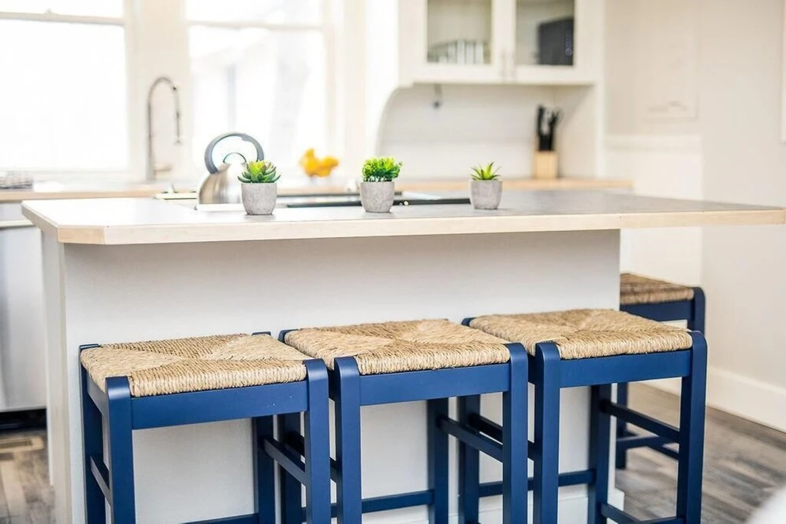 Couple’s Getaway | Walk to UNC |FREE Cruiser Bikes