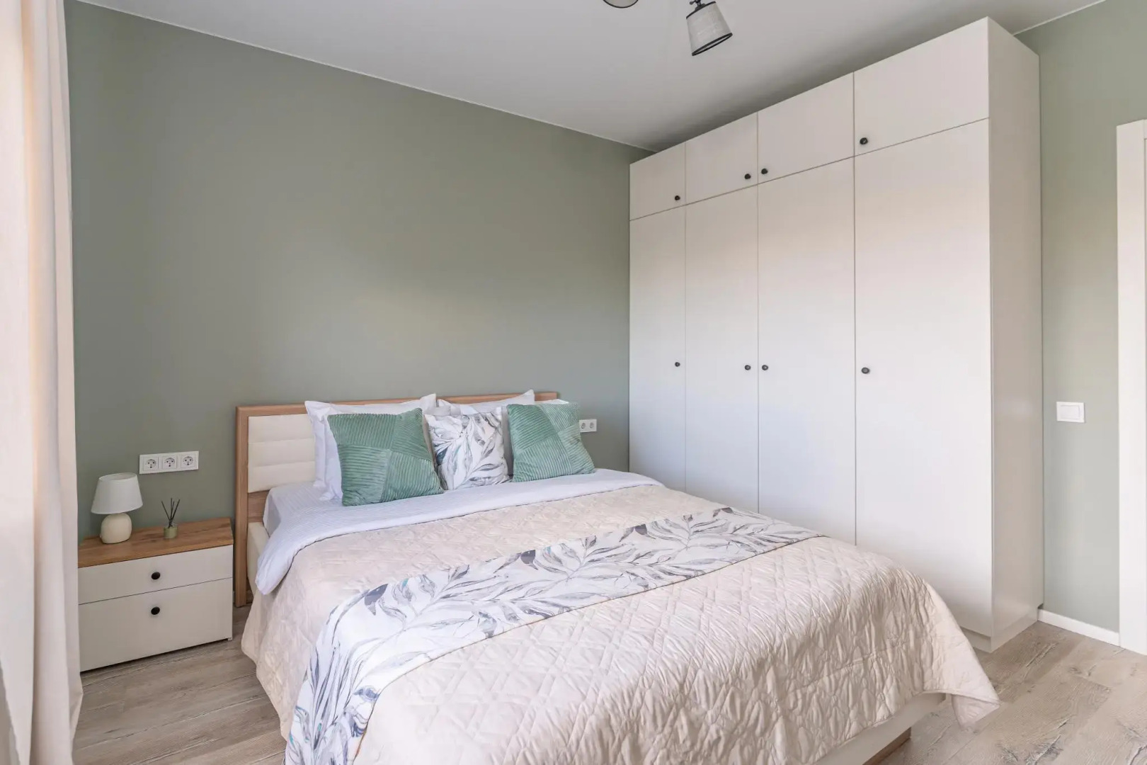 Апартаменты Апарт - Делюкс Легенды Моря в г. Калининград на аллее Знаний д. 5