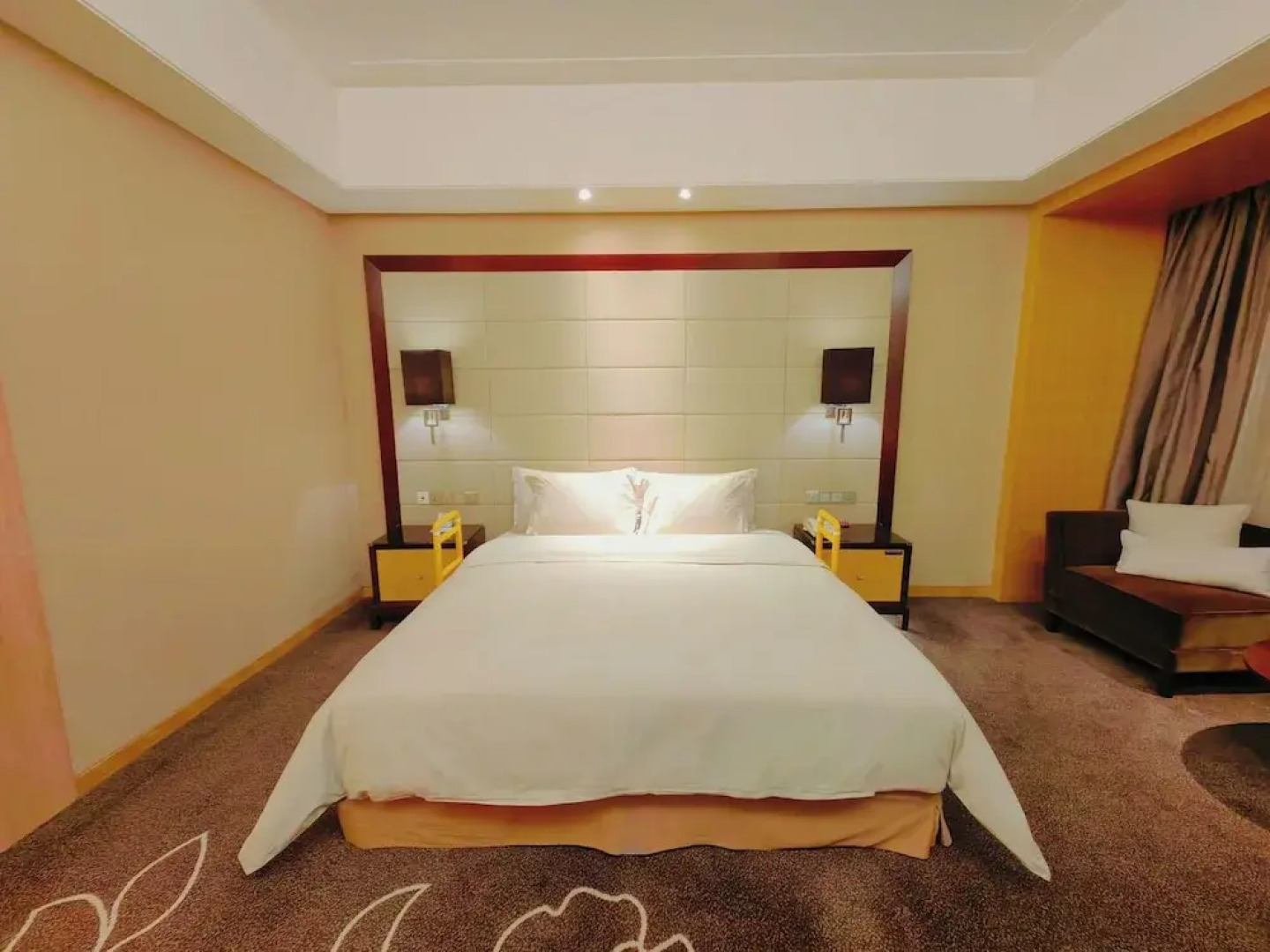 Crowne Plaza Yichang by IHG