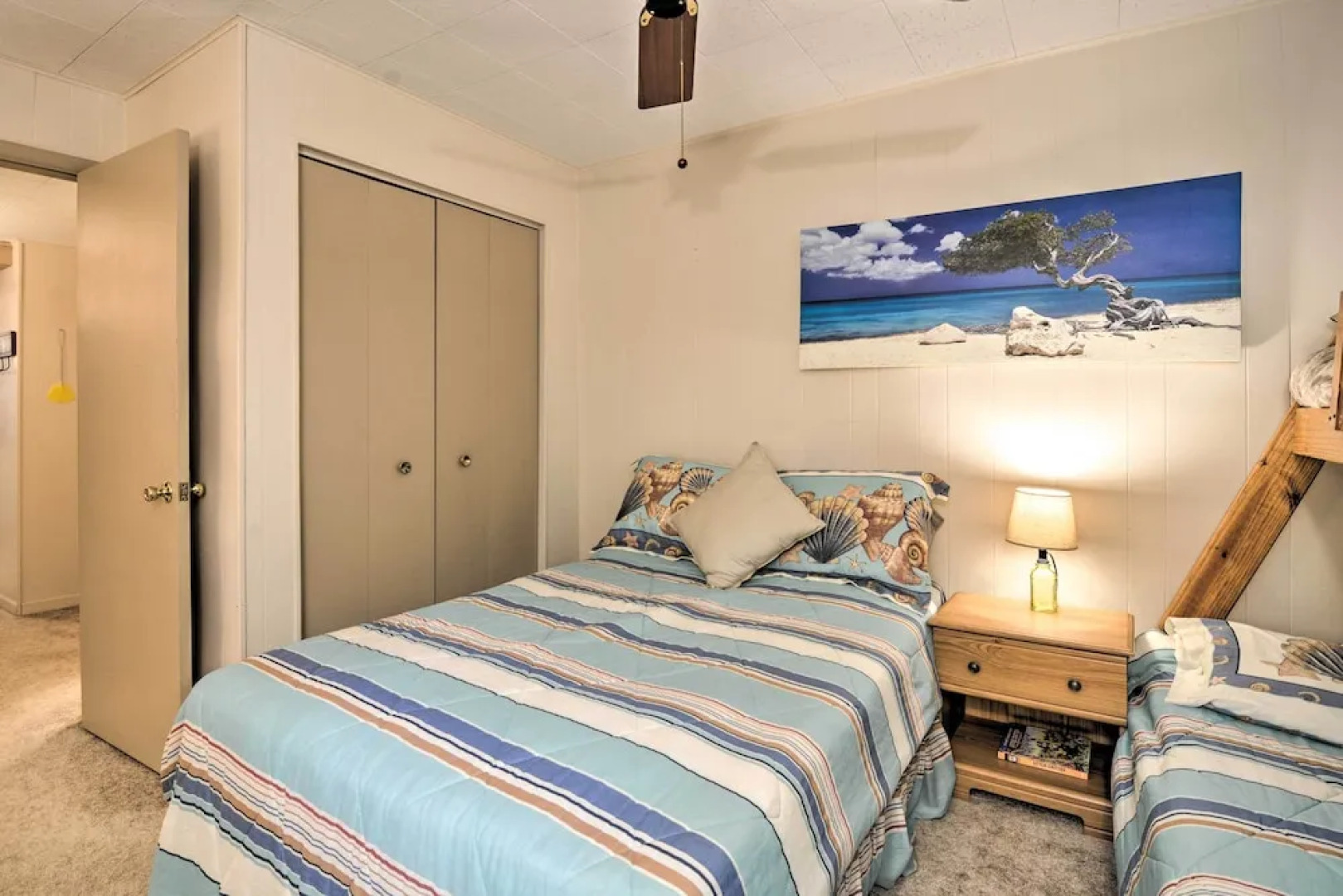 Roscommon Cabin w/ Fire Pit: Walk to Higgins Lake!