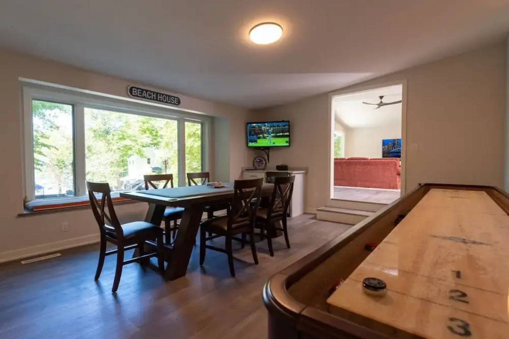 Beach View Cottage - On the Lake