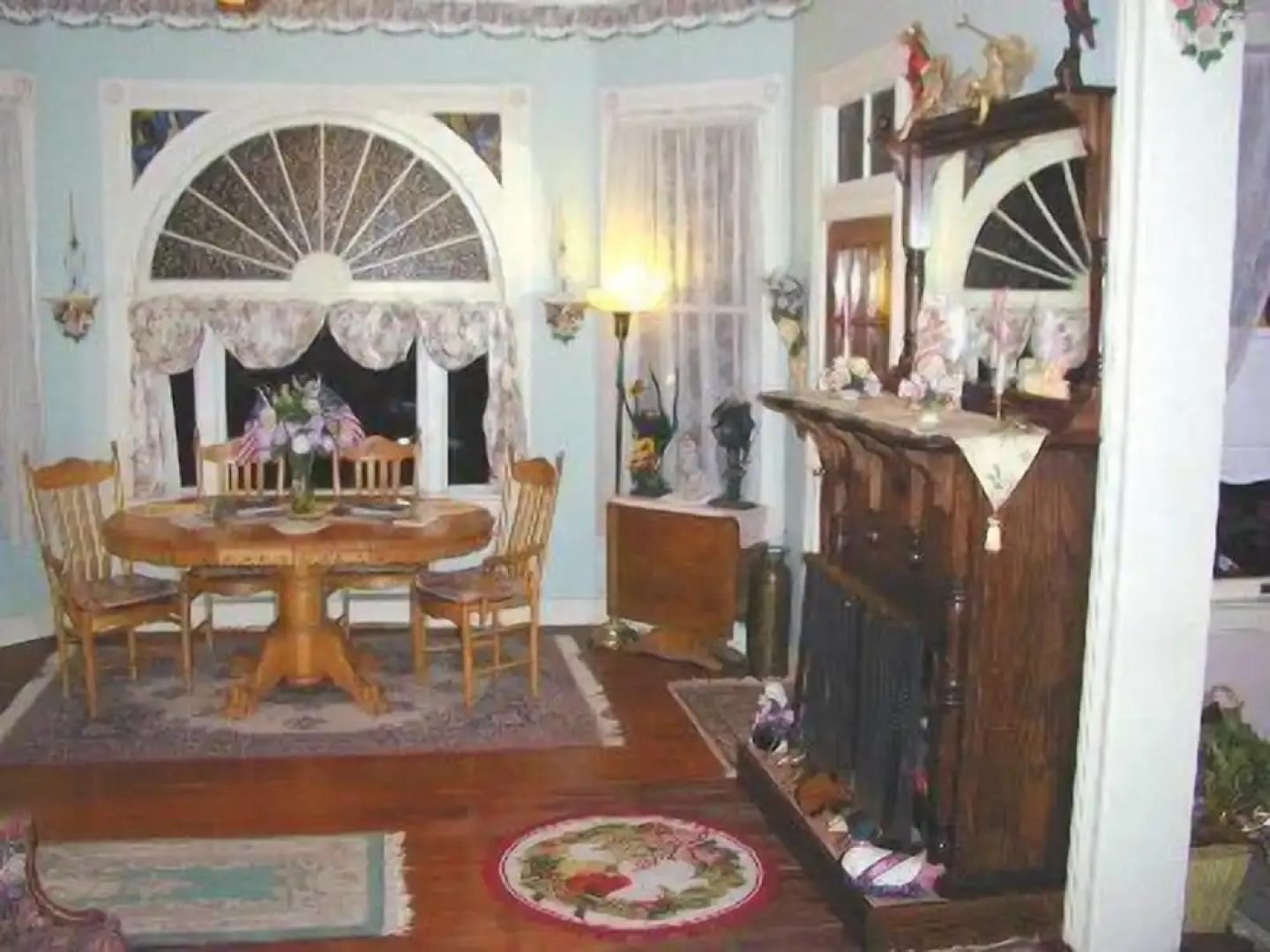 Robins Nest Bed & Breakfast