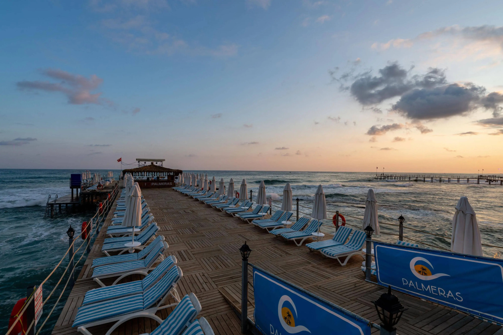 Palmeras Beach Hotel