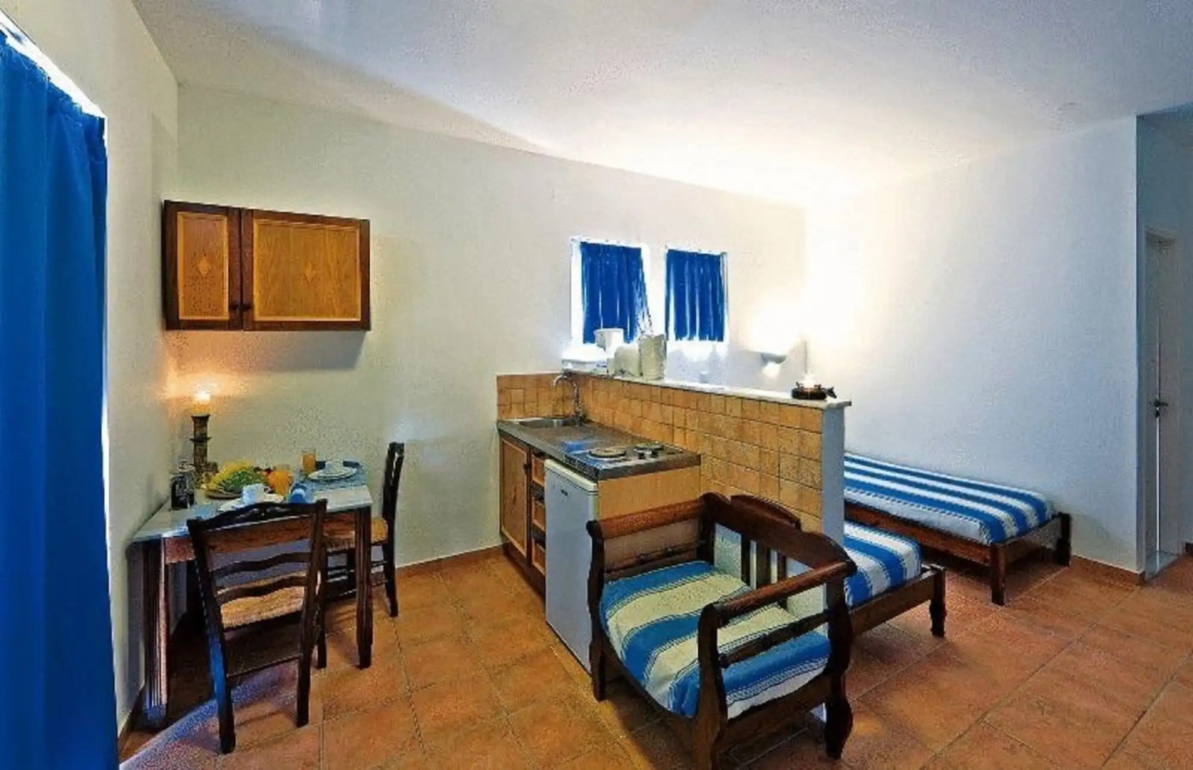 Katikies Studios & Apartments