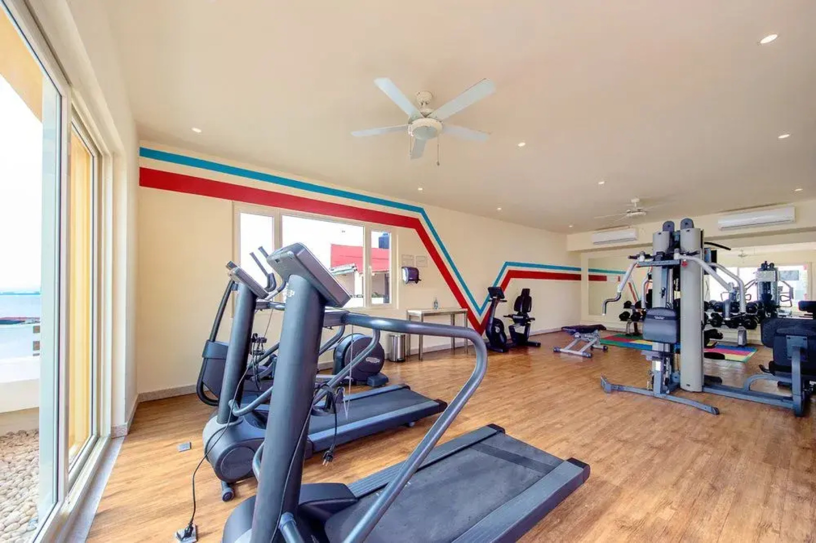 Luxury Condo V177 Romantic Zone