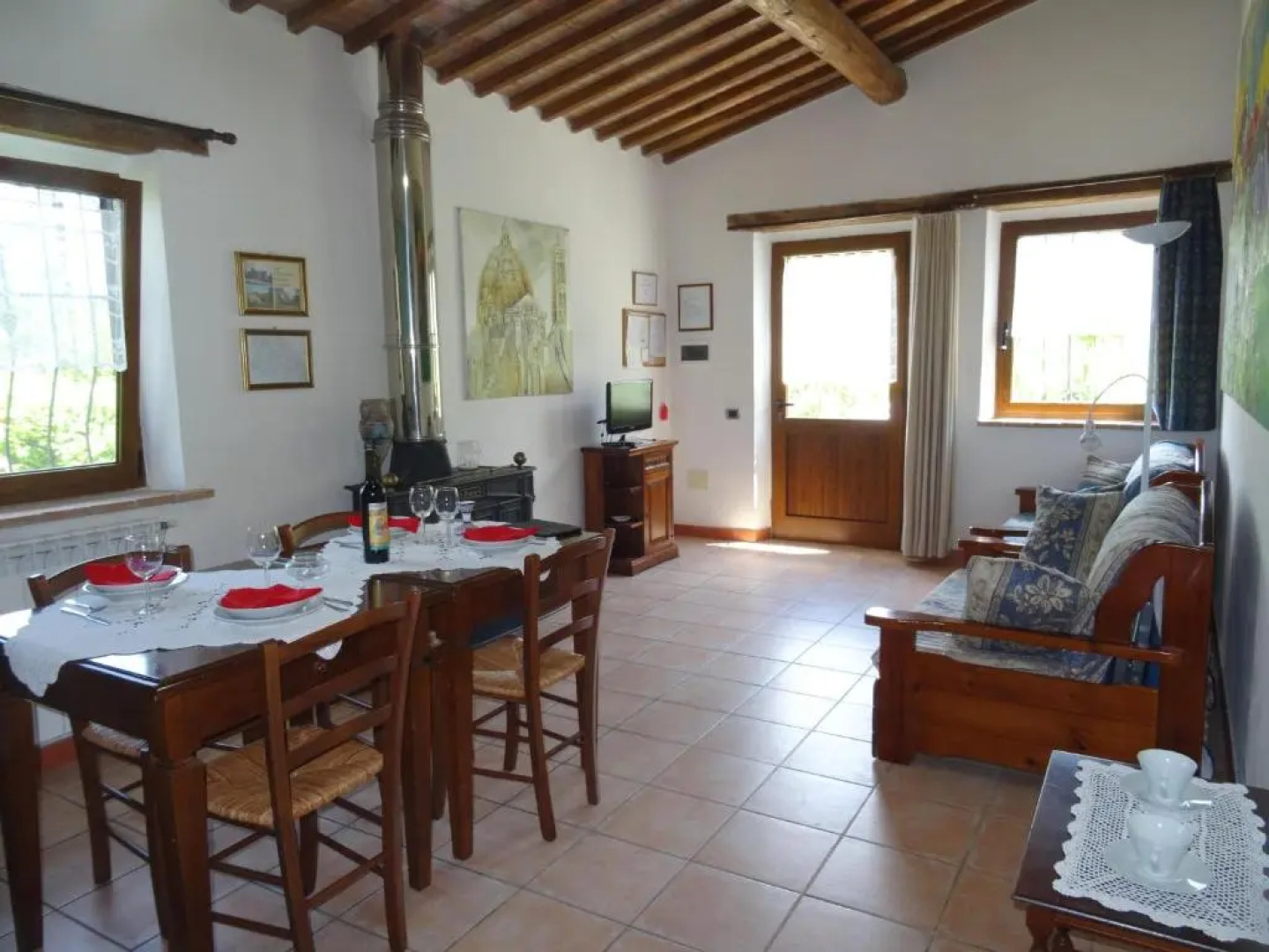 Villa with private swimming pool and garden in quiet area, panoramic views